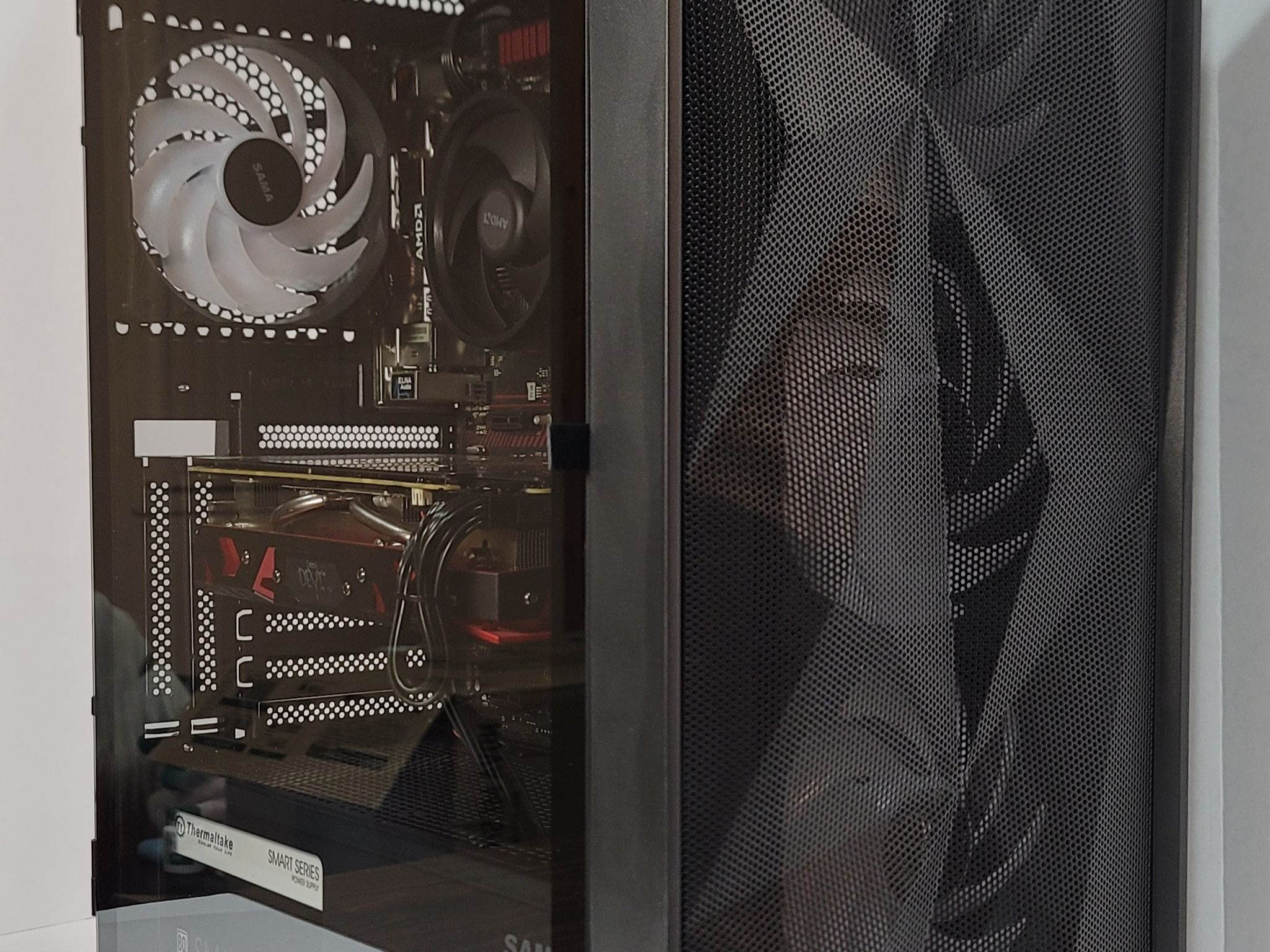 AMD Radeon RX 590 Ryzen 5 1600 Devil Gaming PC