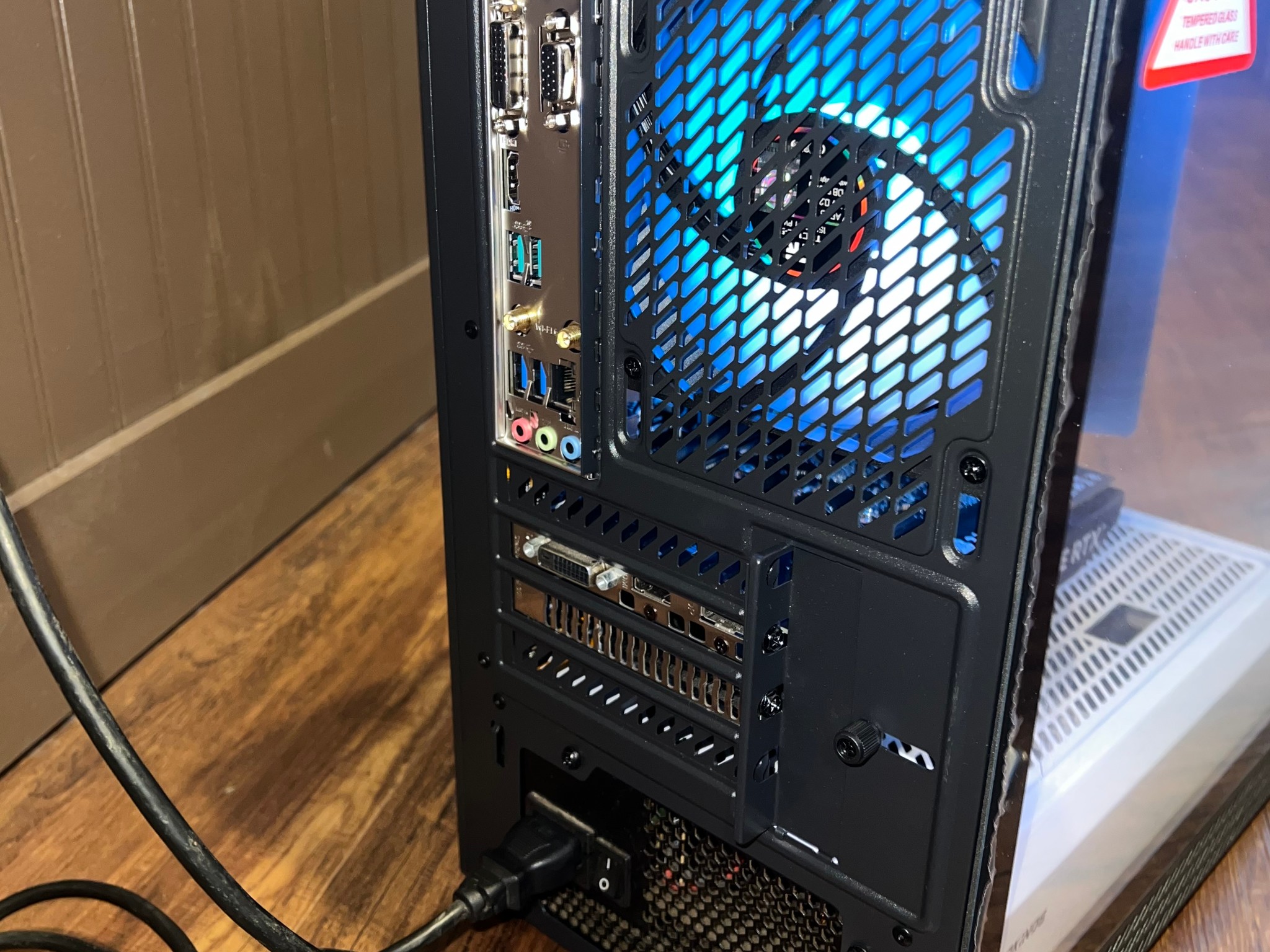 Starter Gaming PC / Ryzen 5 5500 / RTX 3050 / 16GB RAM / 512GB M.2 SSD