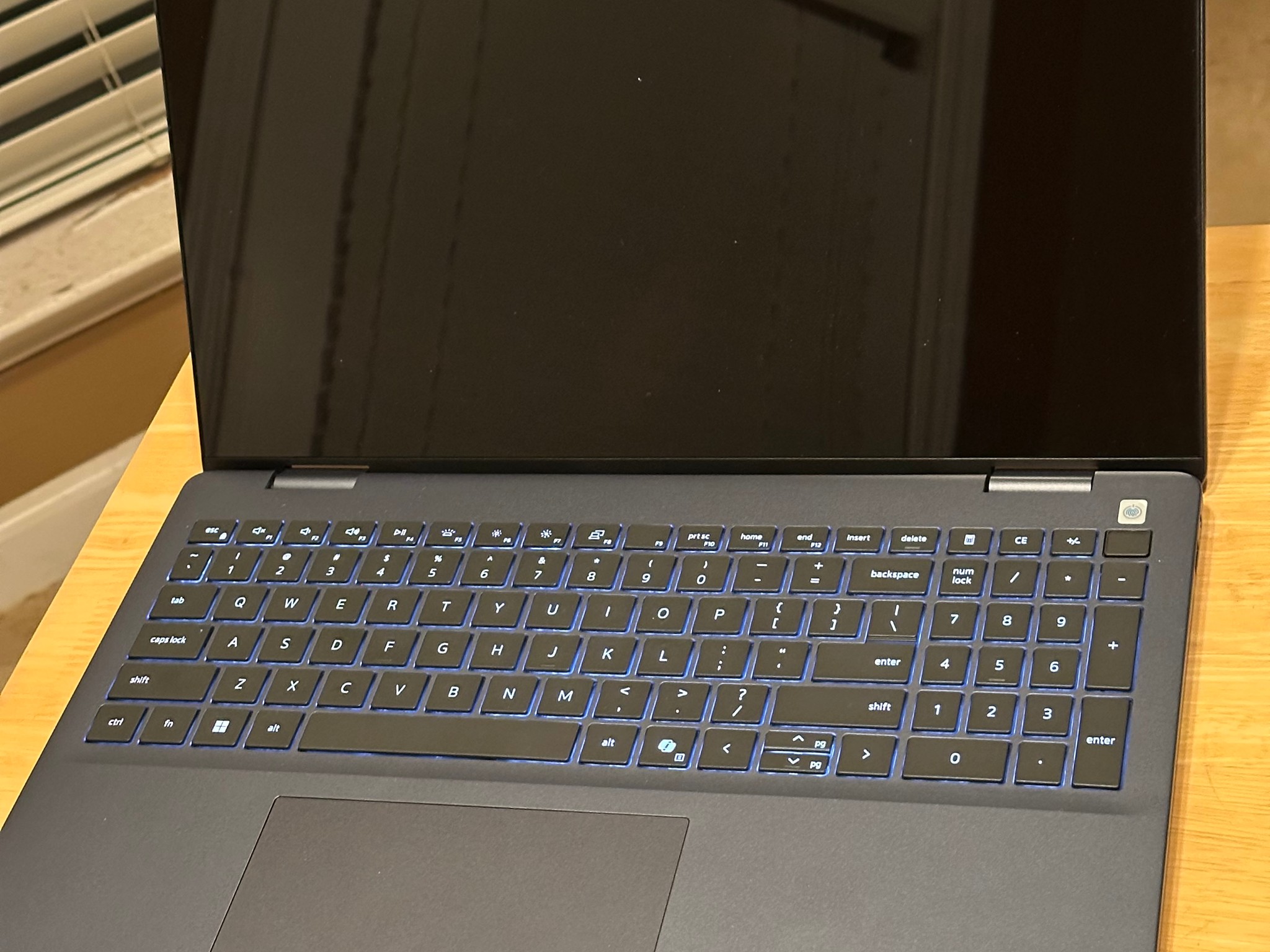 Dell Plus 16" 2.5K 2-in-1 Touchscreen Laptop-Intel Core Ultra 9 Series 2 288V - 32GB - 1 TB Copilot