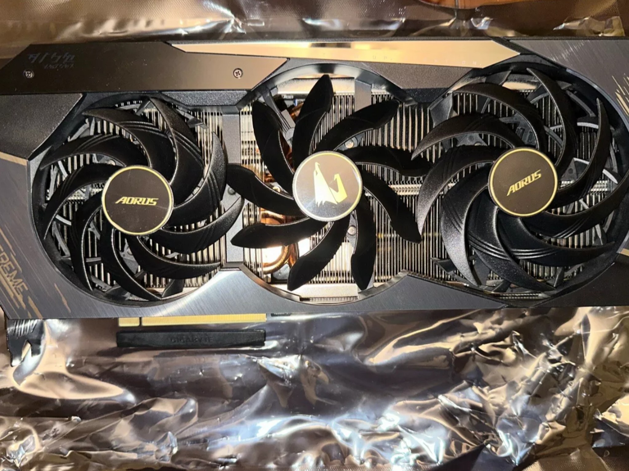AORUS XTREME 3090 24GB: 🚀 Unmatched Performance for Next-Level Gaming 🎮