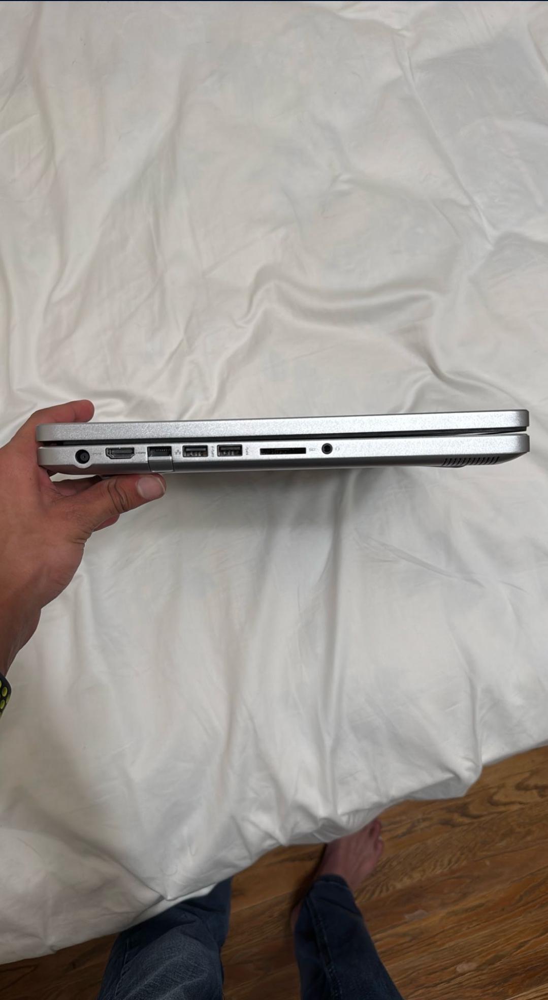 DELL Inspiron 17 700 Series 7737 (model P24E) *NO HARD DRIVE*