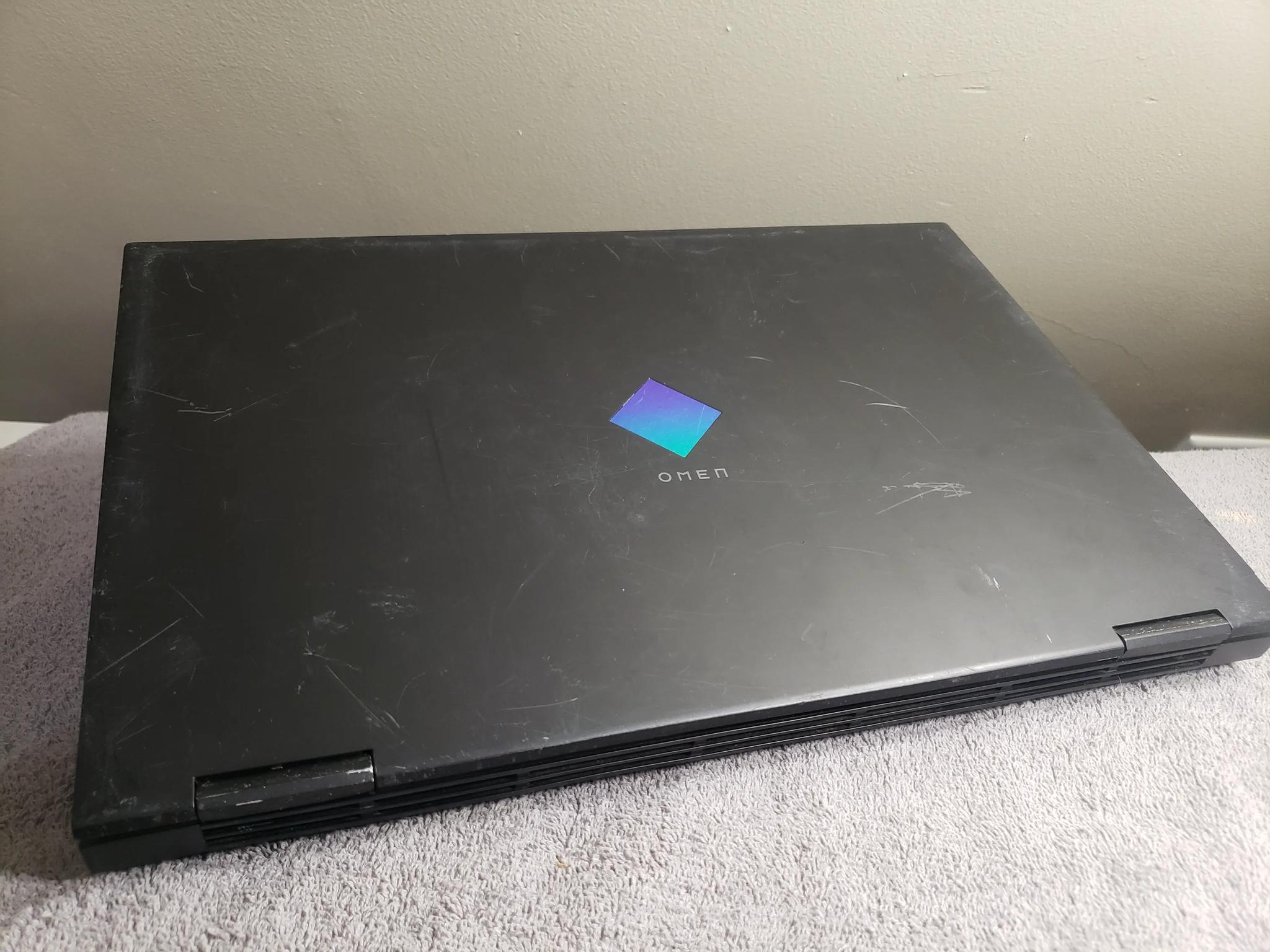 HP Omen 15-ek1013dx | Intel i7-10750H, RTX 3070, 32GB RAM, 512GB NVMe, 1080p 300Hz 15.6", Windows 11
