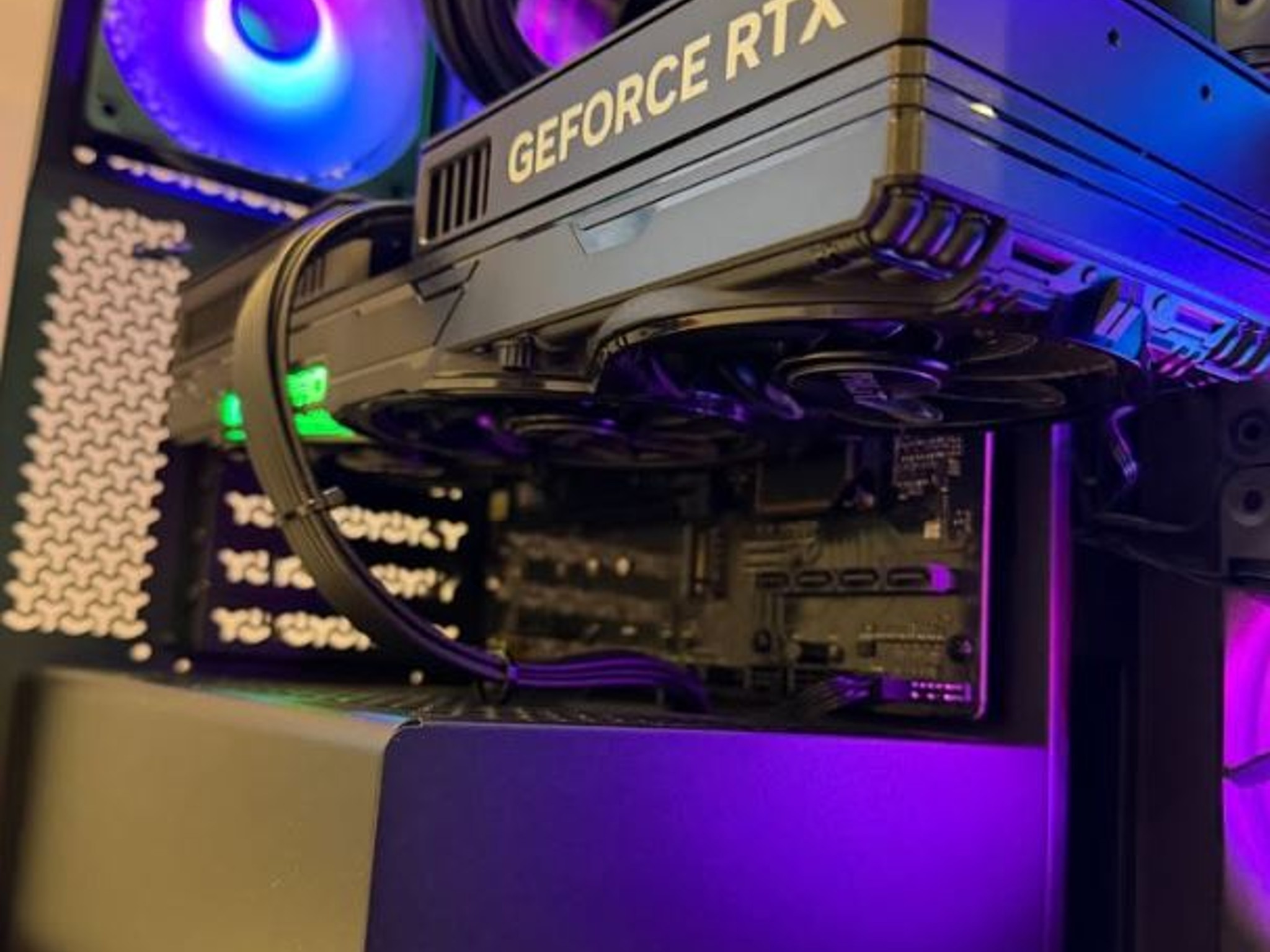 GAMING PC RYZEN 7 7800X3D RTX 5080 32 GIGS DDR5 GAMING PC BEAST