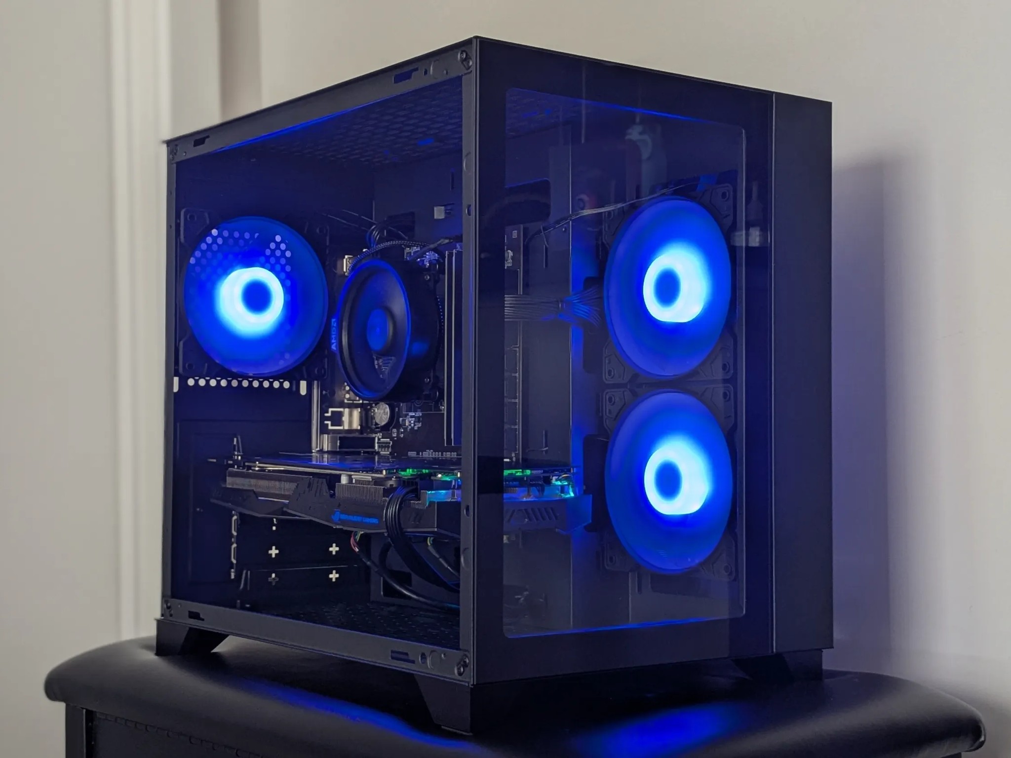 !SALE! Mjölnir | Nvidia GTX 1070 8GB | Ryzen 5 2600 | 1000GB SSD | 16GB RAM | WIFI | ARGB Gaming PC