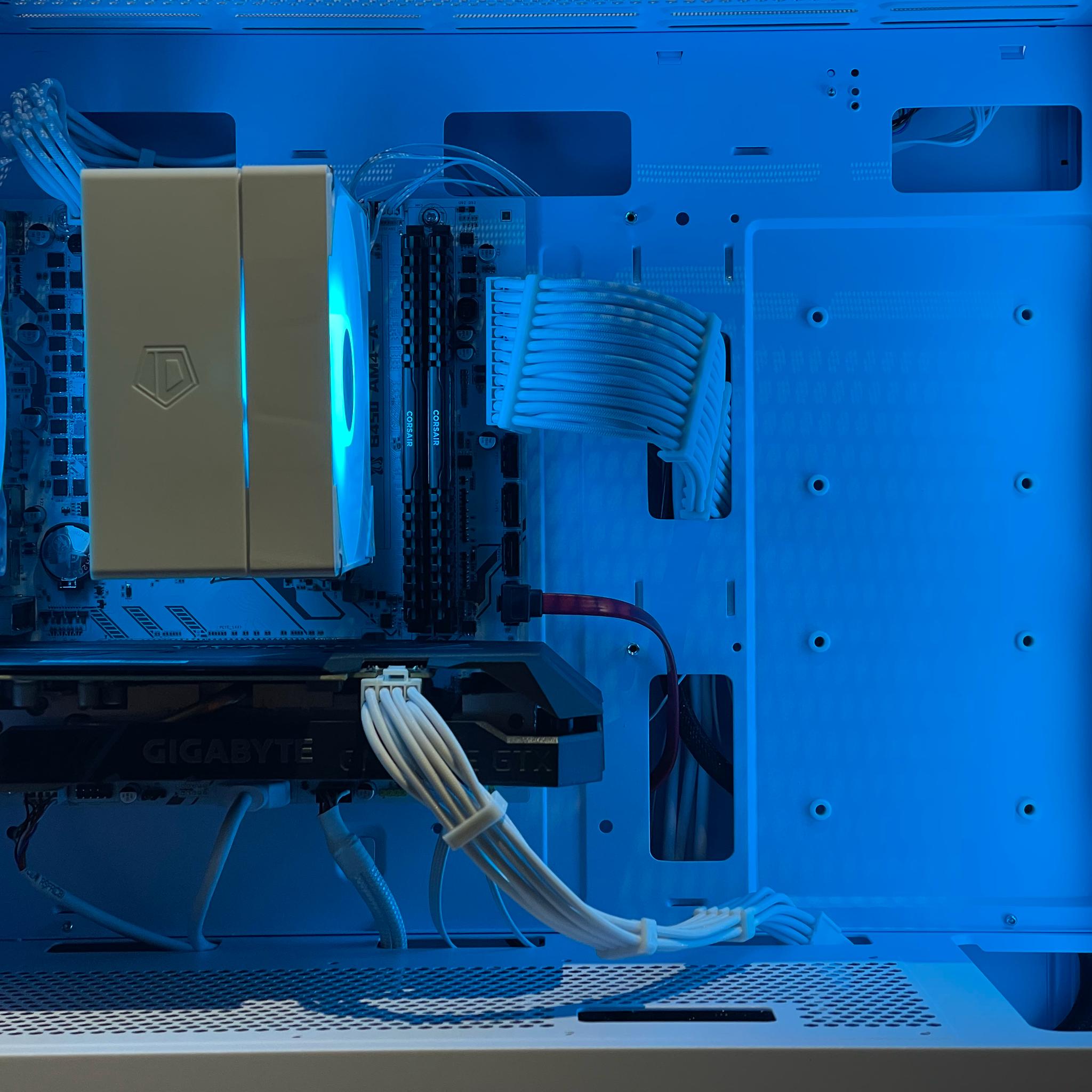 White Value Gaming PC - GTX 1660 | Ryzen 5 | 16GB DDR4 | 500 GB SSD | Win 11 Pro