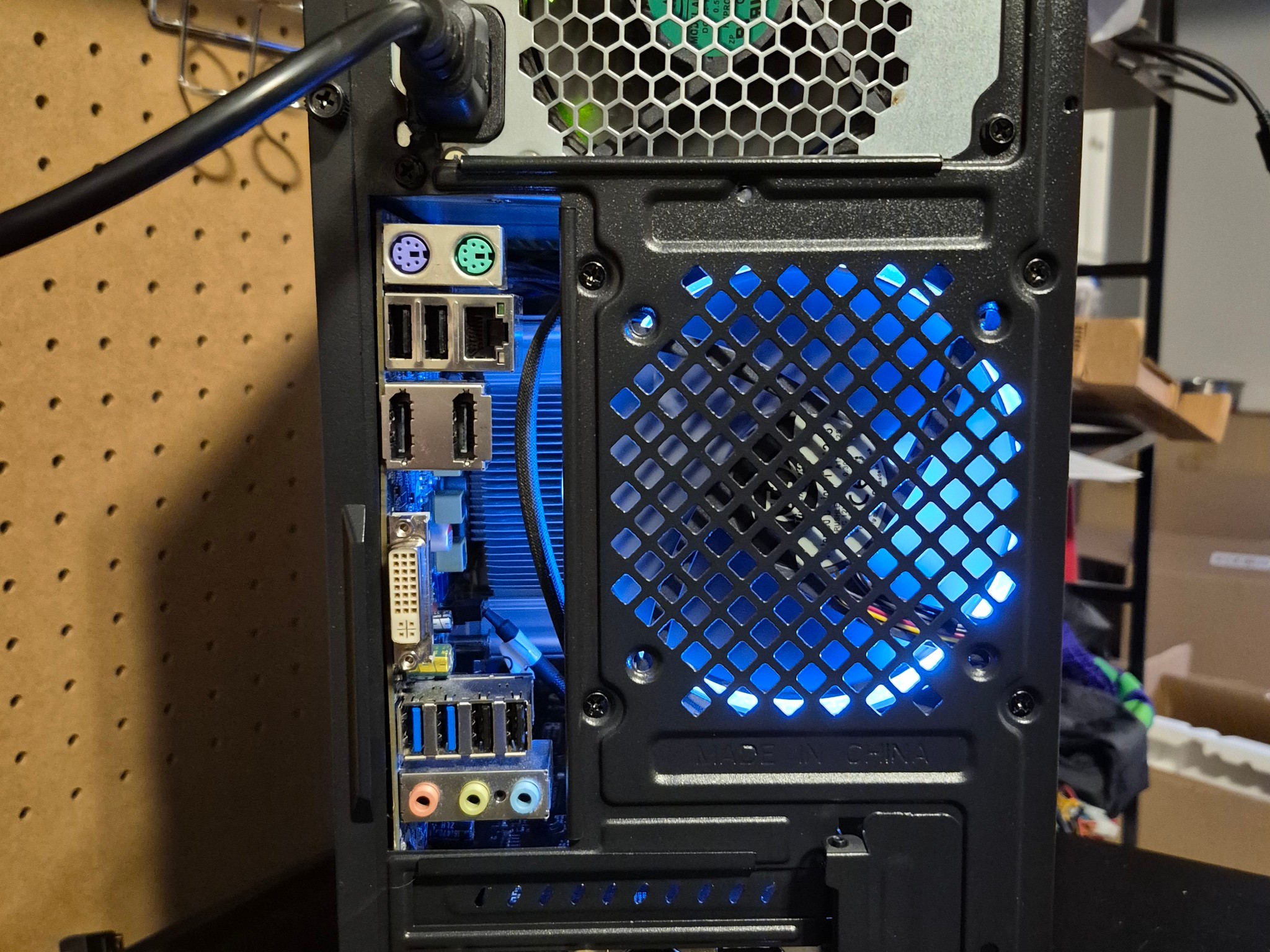 Ultra Budget | 90 FPS Fortnite | i5-4570, 16GB RAM, 500GB SSD, GTX 1060 3GB, RGB, Wifi