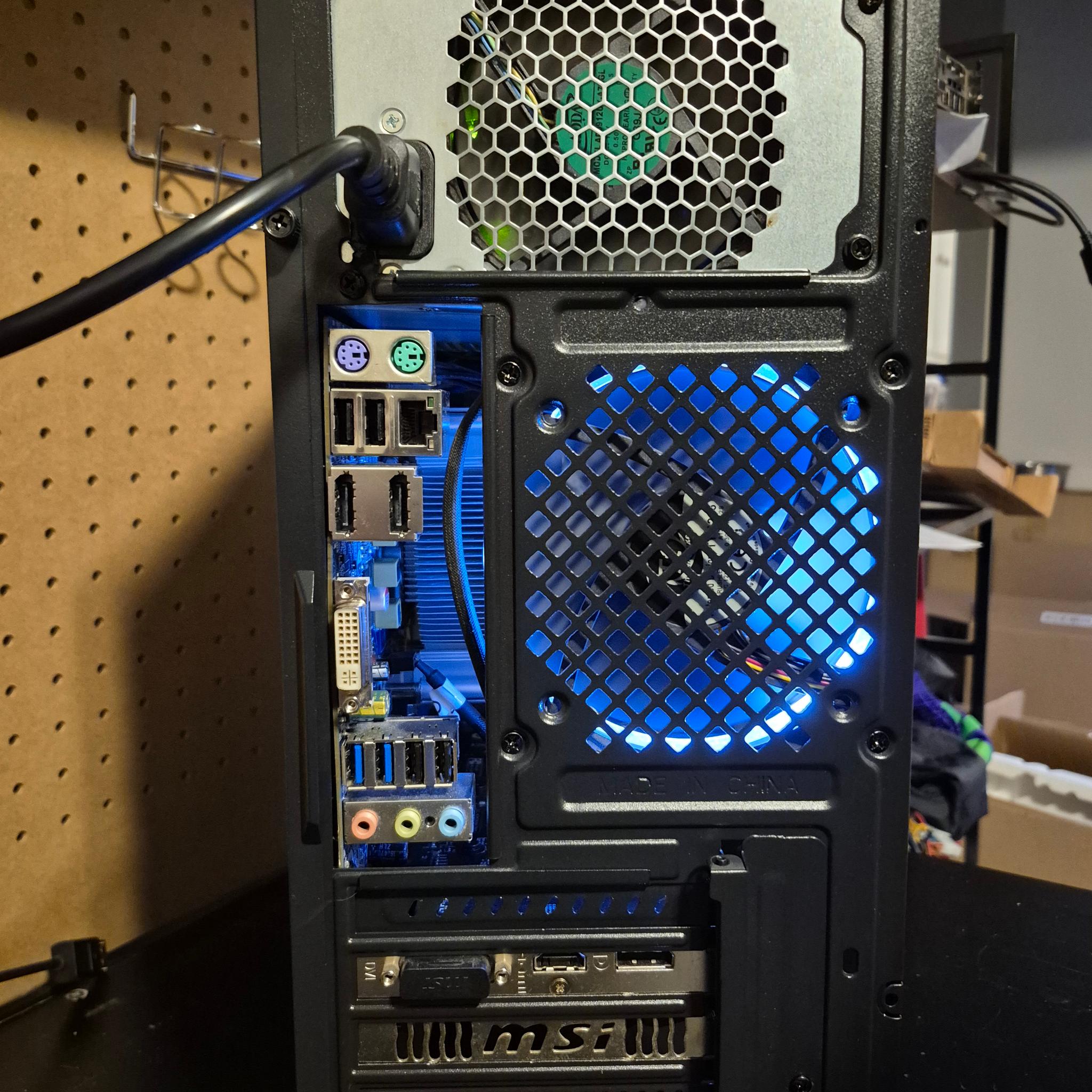 Ultra Budget | 90 FPS Fortnite | i5-4570, 16GB RAM, 500GB SSD, GTX 1060 3GB, RGB, Wifi