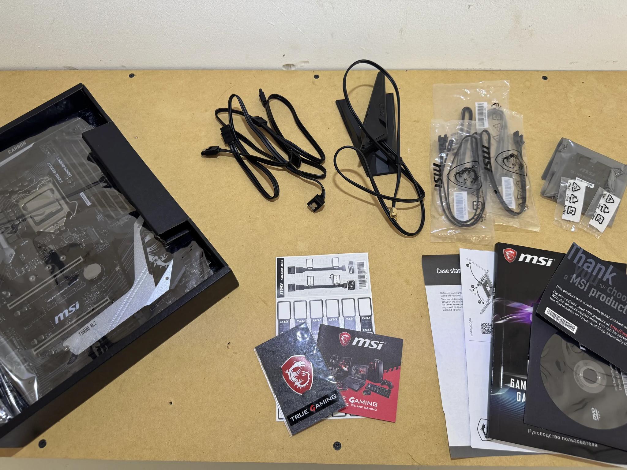 MSI MPG Z390 Gaming PRO Carbon AC WIFI w/ Intel Core i5-9600K 3.7GHz 6-Core Processor