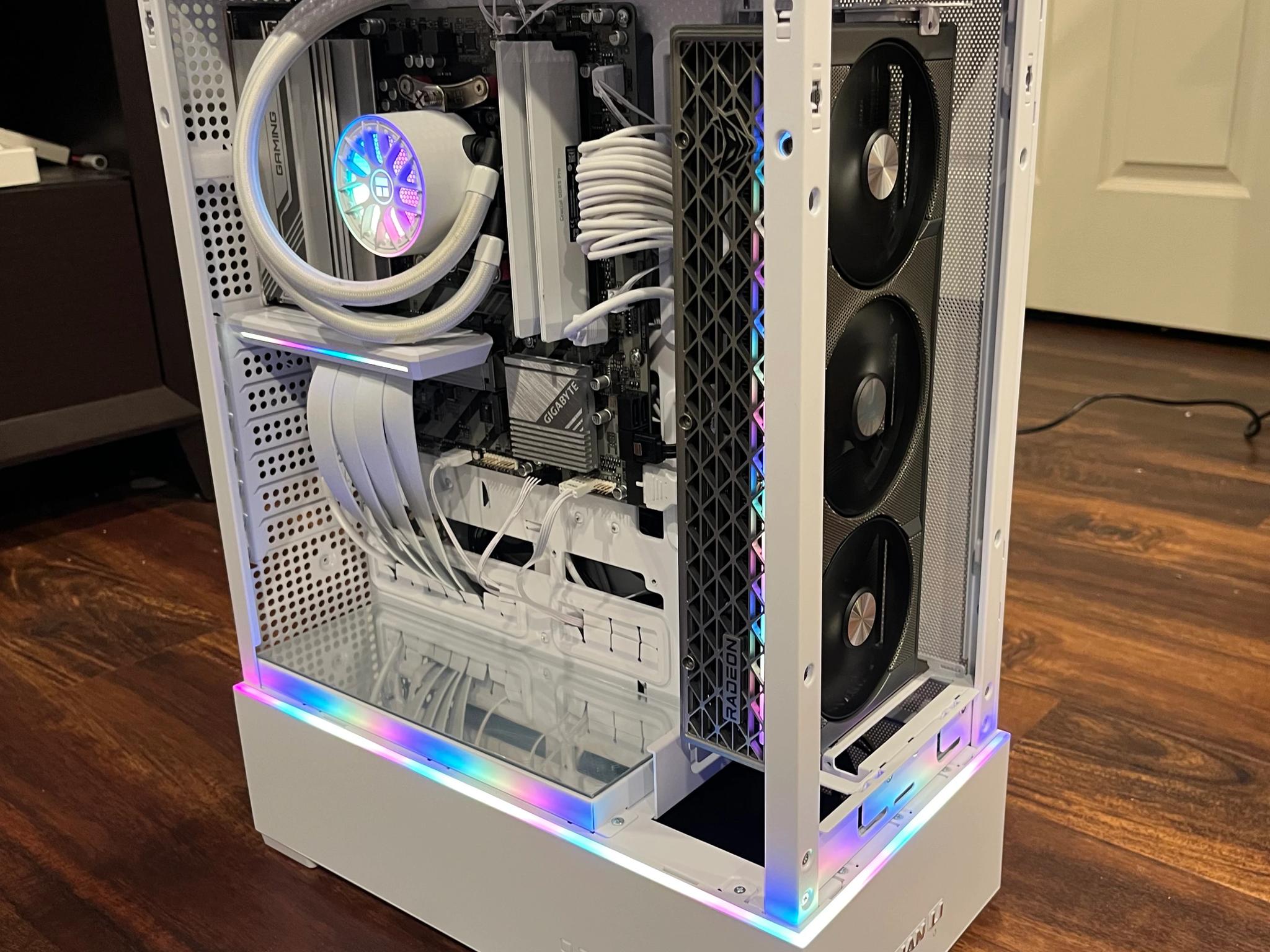 TRIXXED OUT - Sapphire Nitro+ RX 9070 XT - Lian Li SUP01 - Ryzen 7700X 32GB DDR5 - 360 AIO
