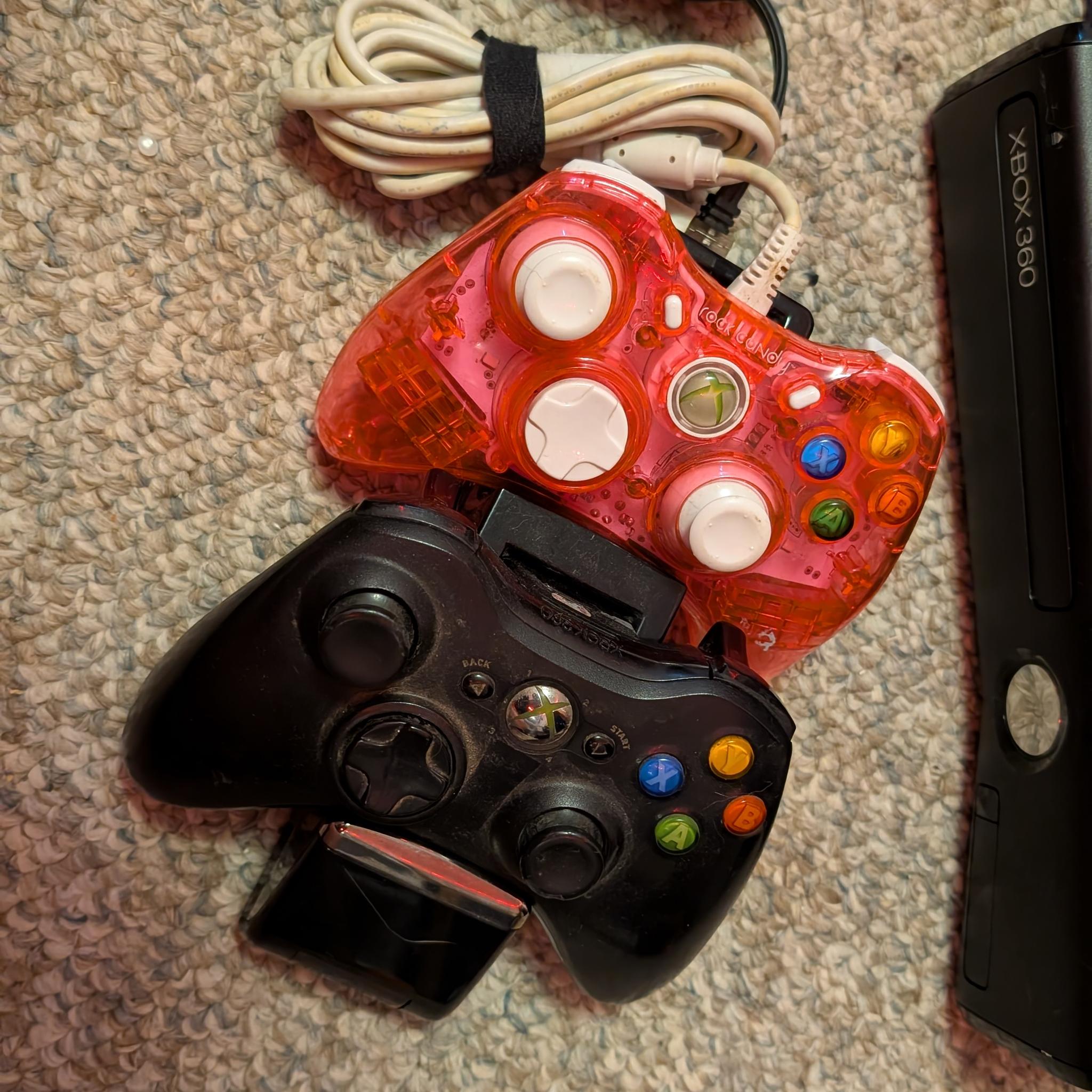 Xbox 360 Slim (w/ 250GB HDD)