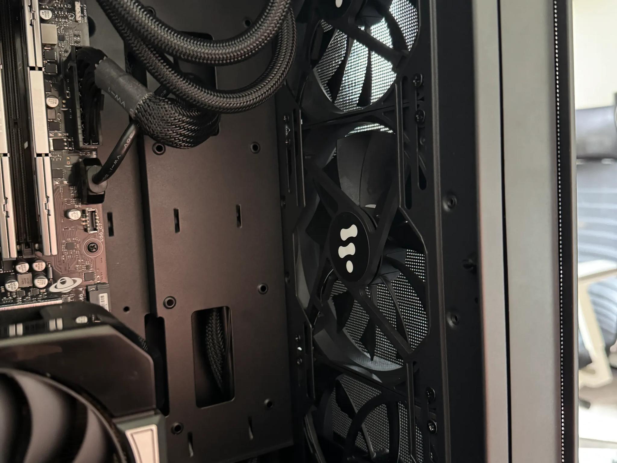 "Operator" - Nvidia 5060TI 16GB Ryzen 7600X 1TB NVME 32GB DDR5