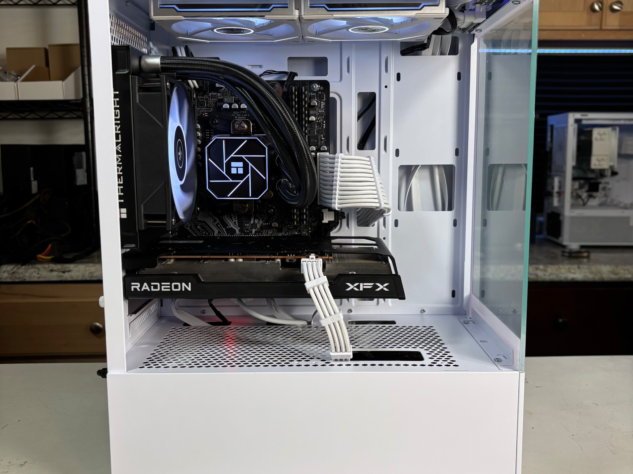 ⚫️⚪️ | Ryzen 5 3600 + RX 6600 8GB | 16GB | WiFi INCLUDED
