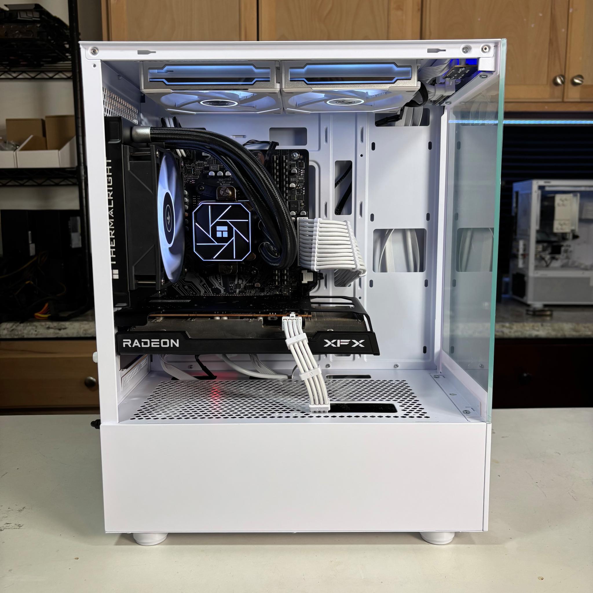 ⚫️⚪️ | Ryzen 5 3600 + RX 6600 8GB | 16GB | WiFi INCLUDED