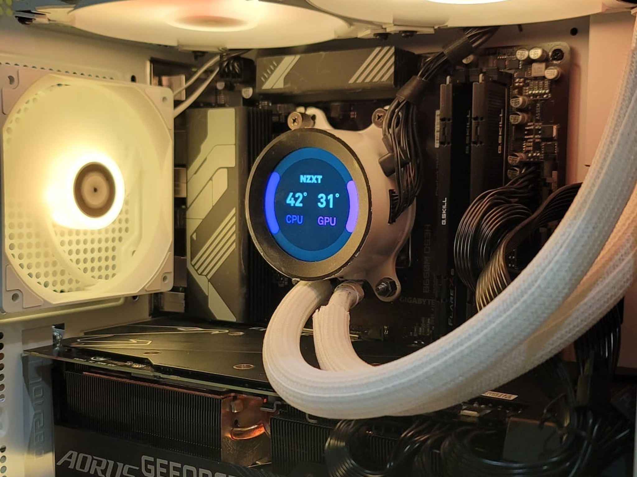 Tusker Build 7780 Cream Screen V2