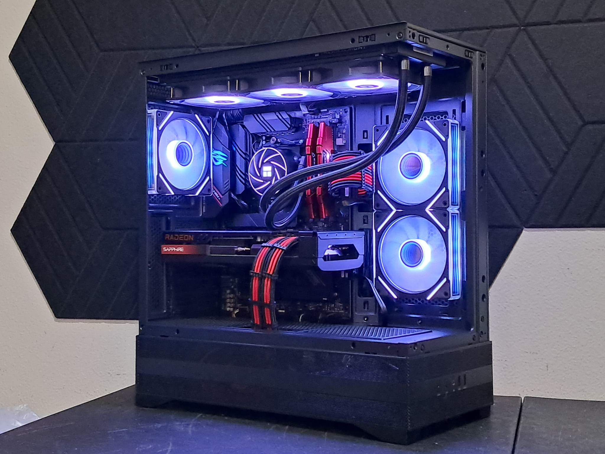 🔴Red Rage ROG🔴Ryzen 7 5800XT | RX 7700 XT | 16GB DDR4 | 1TB SSD | WiFi!