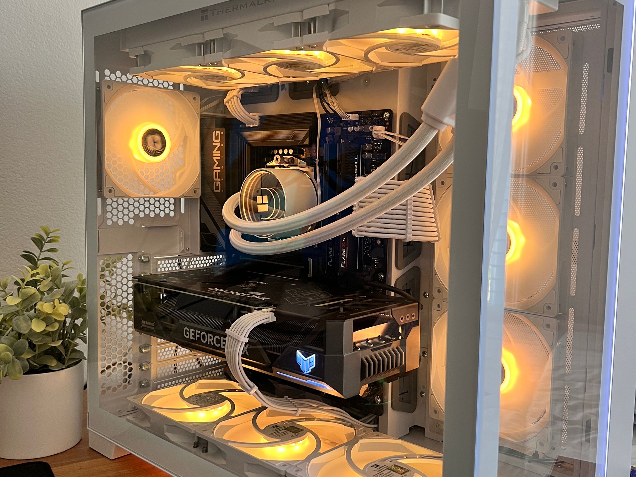 RTX 4070 TI | Ryzen 7 7700x | 32gb DDR5 | 1tb M.2 Gen4 | Gaming PC