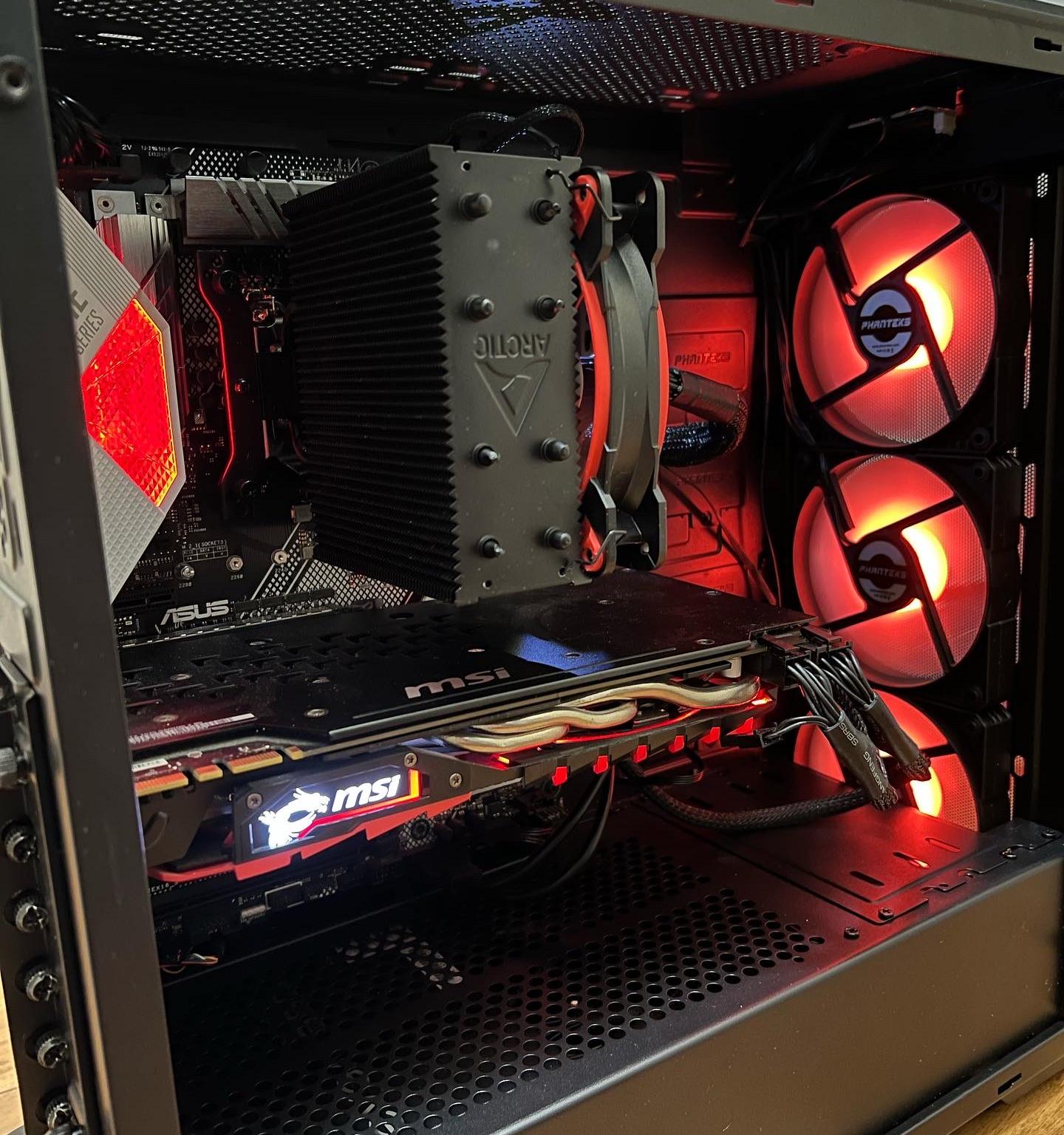 Red Liner (GTX 1070 + I5 9600KF)