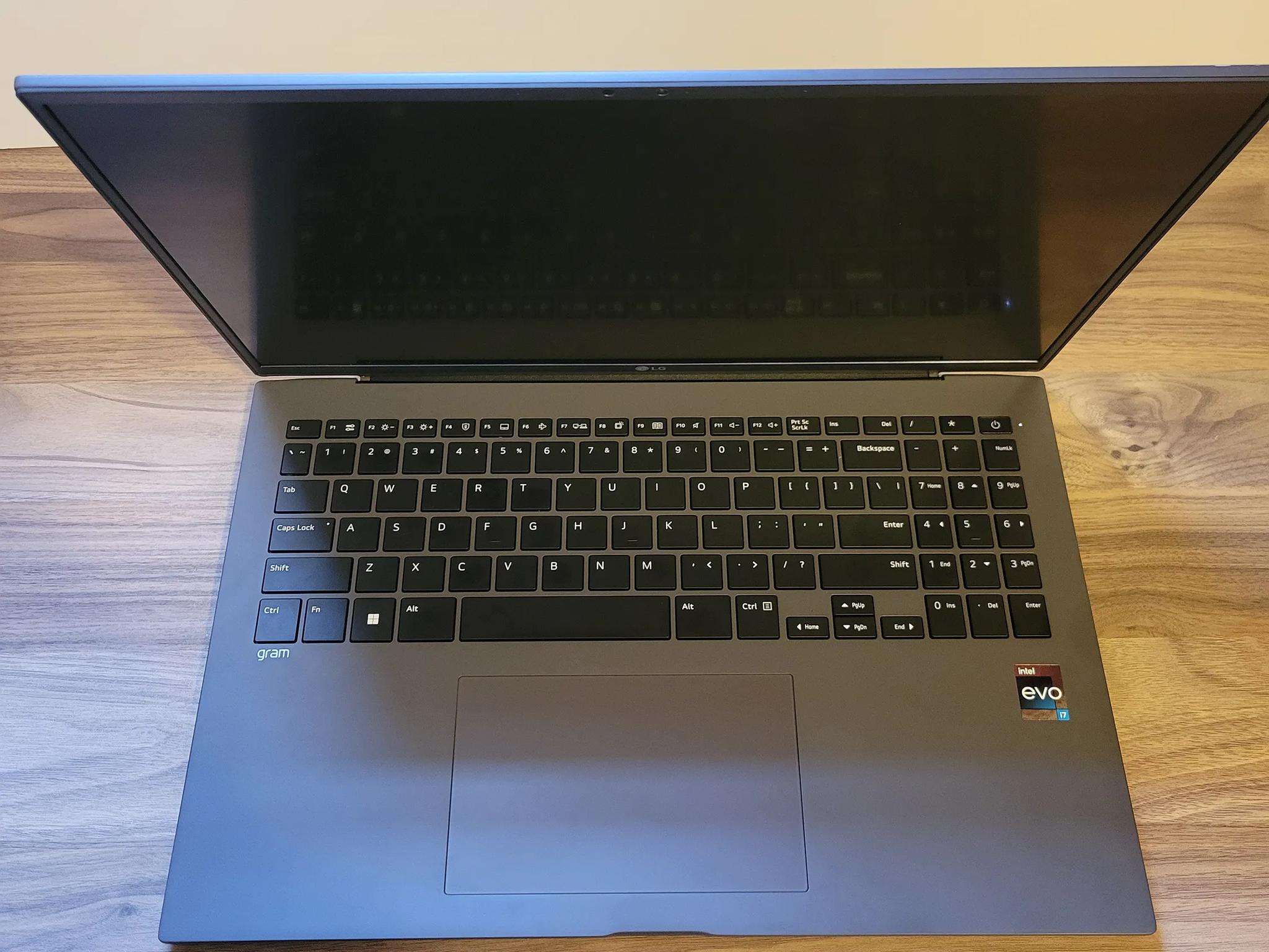 LG Gram Laptop Silver - 1Tb- Intel i7 13th Gen - 16Gb Ram