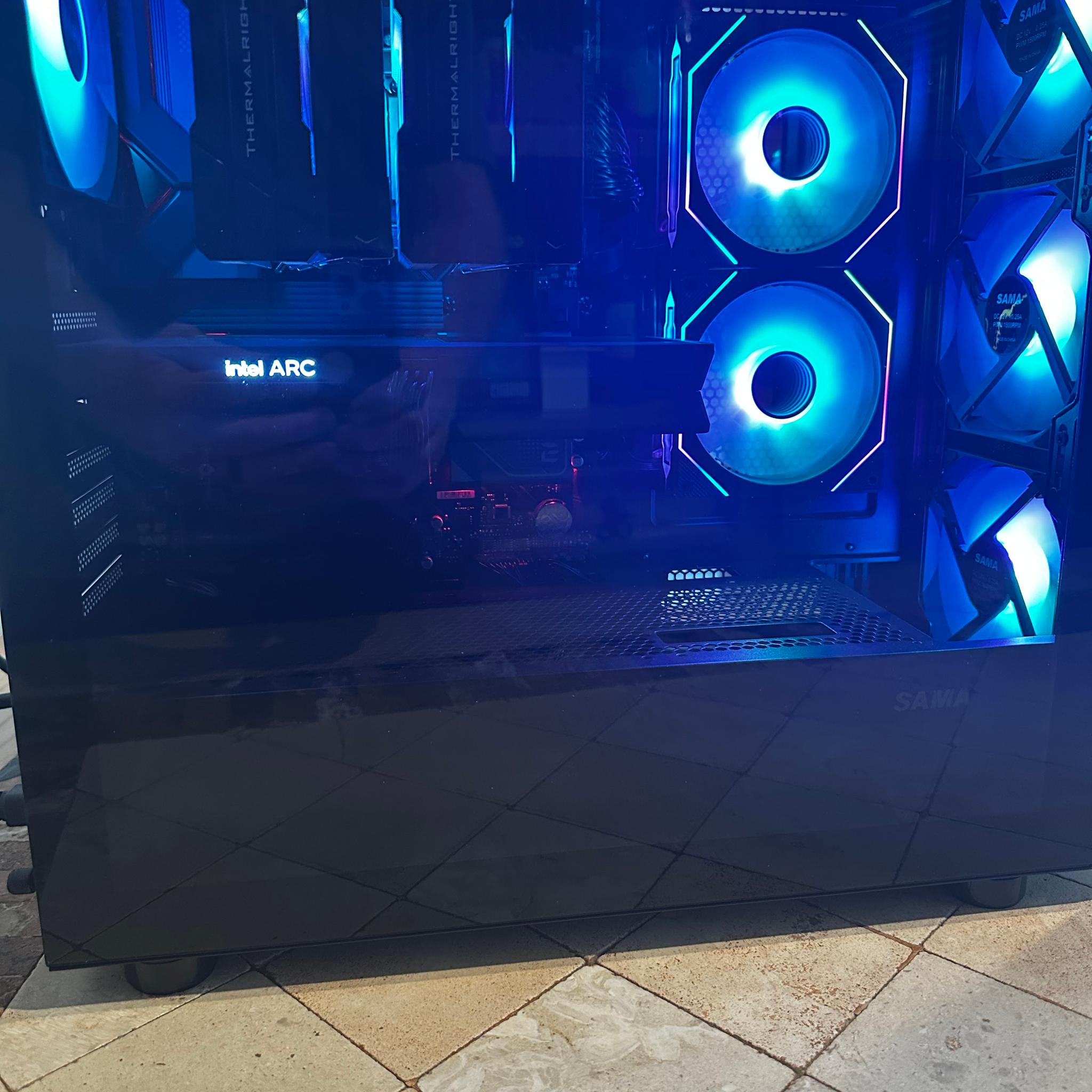 Intel Core Ultra 7 265K / Intel ARC B580 12GB Special Edition - Mid-Tower Gaming PC
