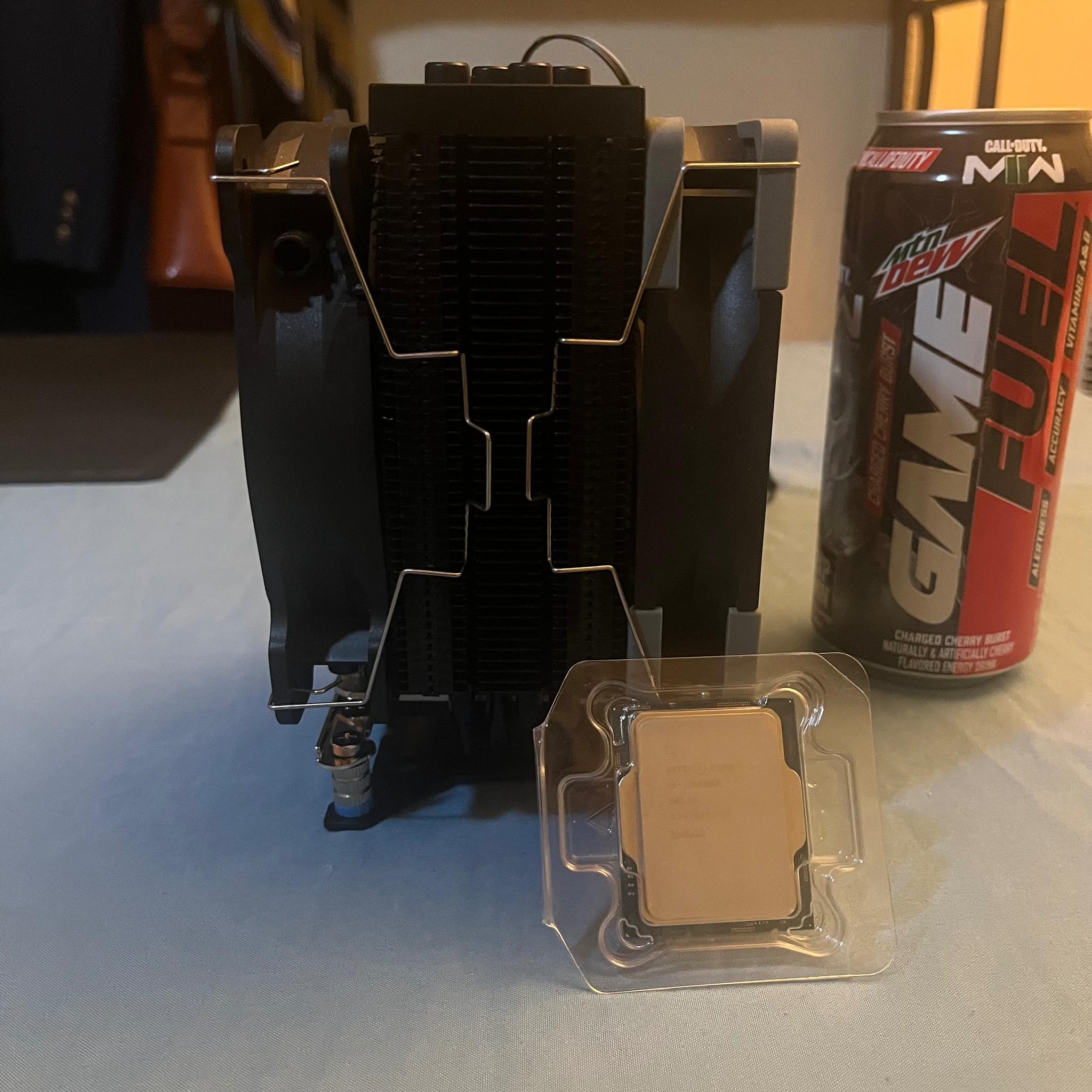 Intel Core i5-12600KF with CPU cooler
