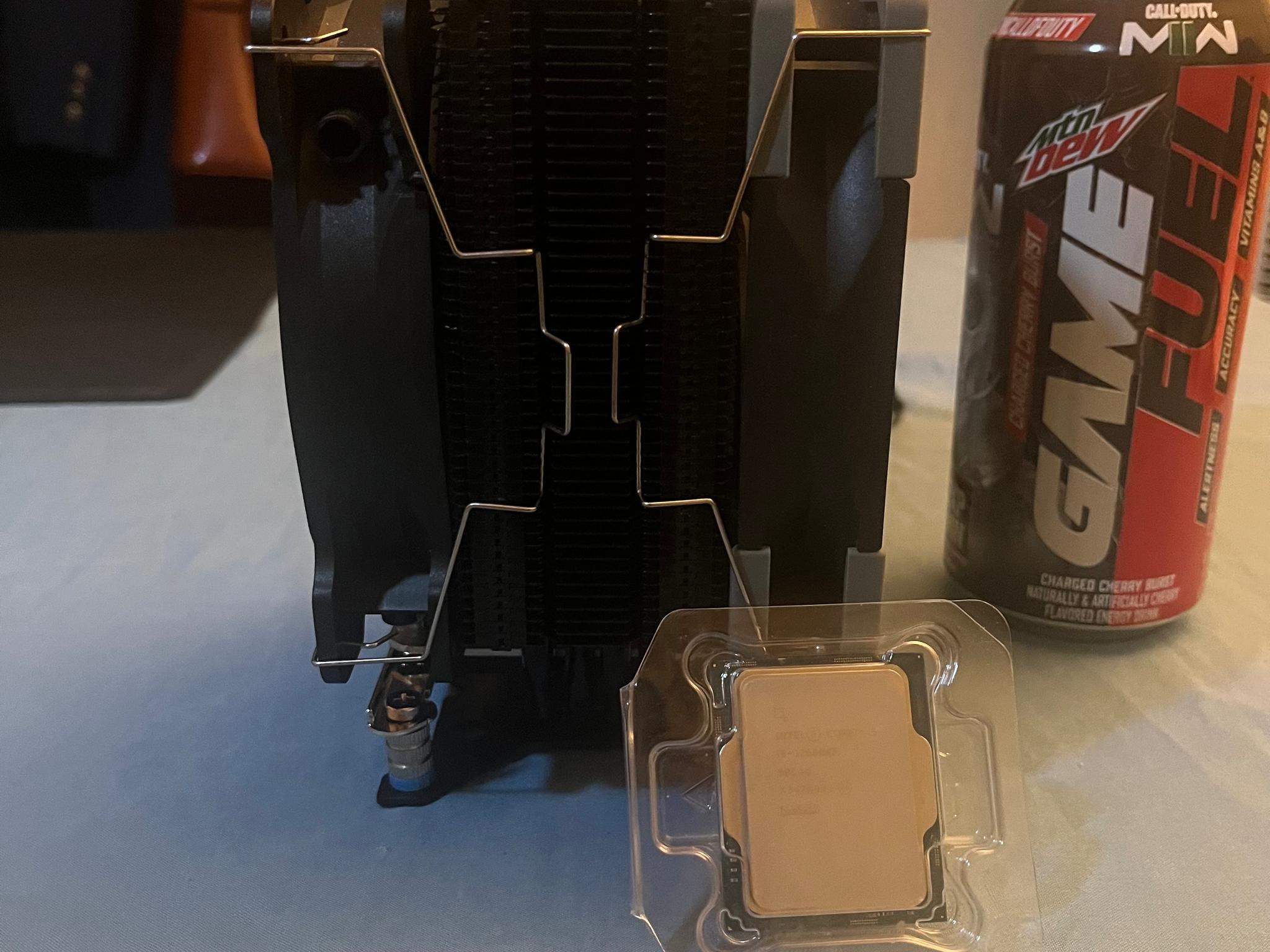 Intel Core i5-12600KF with CPU cooler