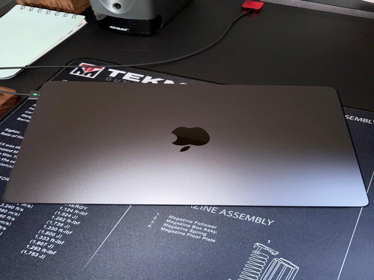 Apple Macbook Pro M3 Pro 18 Gb RAM 1 Tb SSD