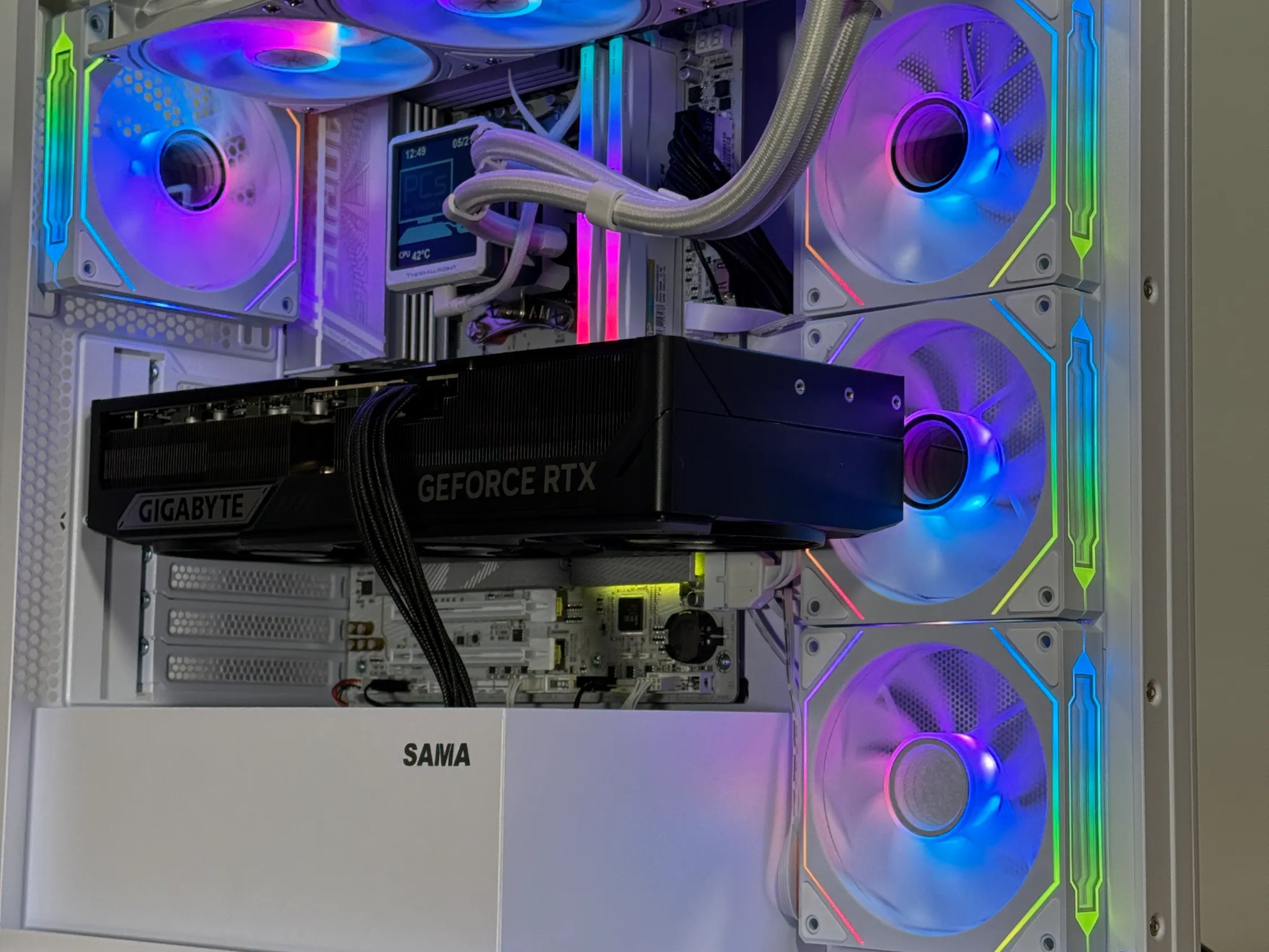 RTX 5090 Ryzen 7 9800X3D Gaming PC