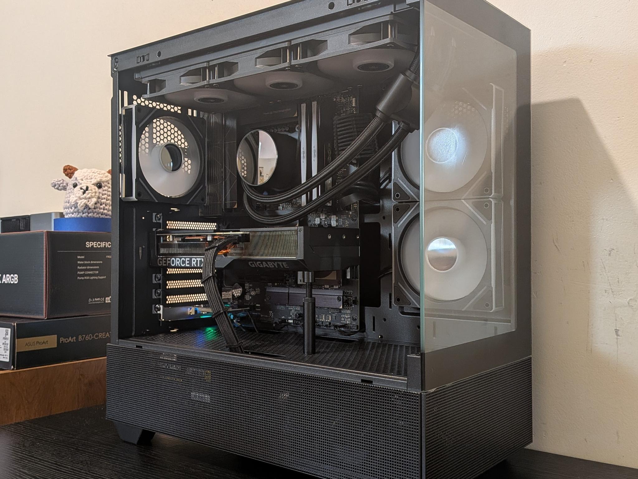 🔥🐦‍⬛ 1440p Gaming Beast | RTX 4070Ti | i7 12700KF | 2TB SSD | 32GB RAM | WiFi 6 & Bluetooth 🐦‍⬛🔥