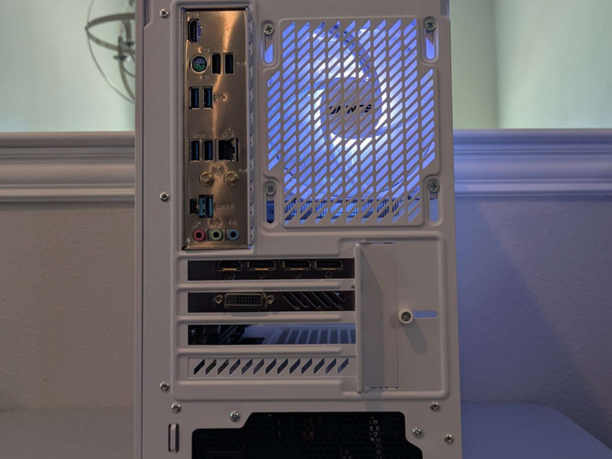 Whiteout Gaming PC ~ GTX 1080 Ti 11GB