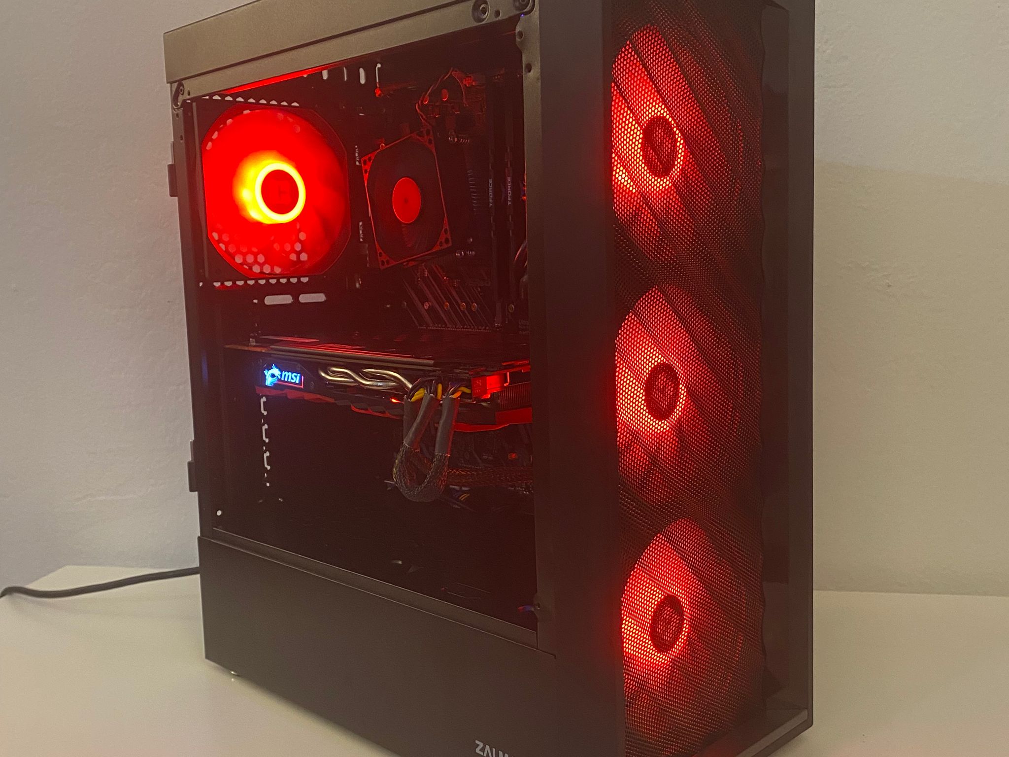 Gaming PC - GTX 1070, Intel i3 8100, 512 SSD, HDD, 16GB DDR4, Windows 10