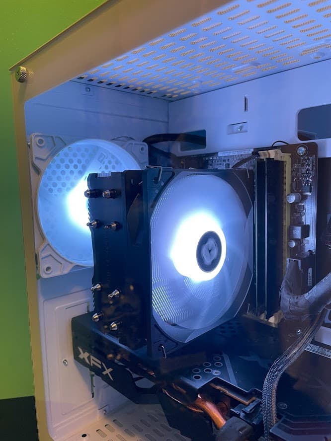 CLEAN White Gaming PC| Intel i5 / Amd RX580 / 8GB / 500GB SSD Win 10 Pro WiFi