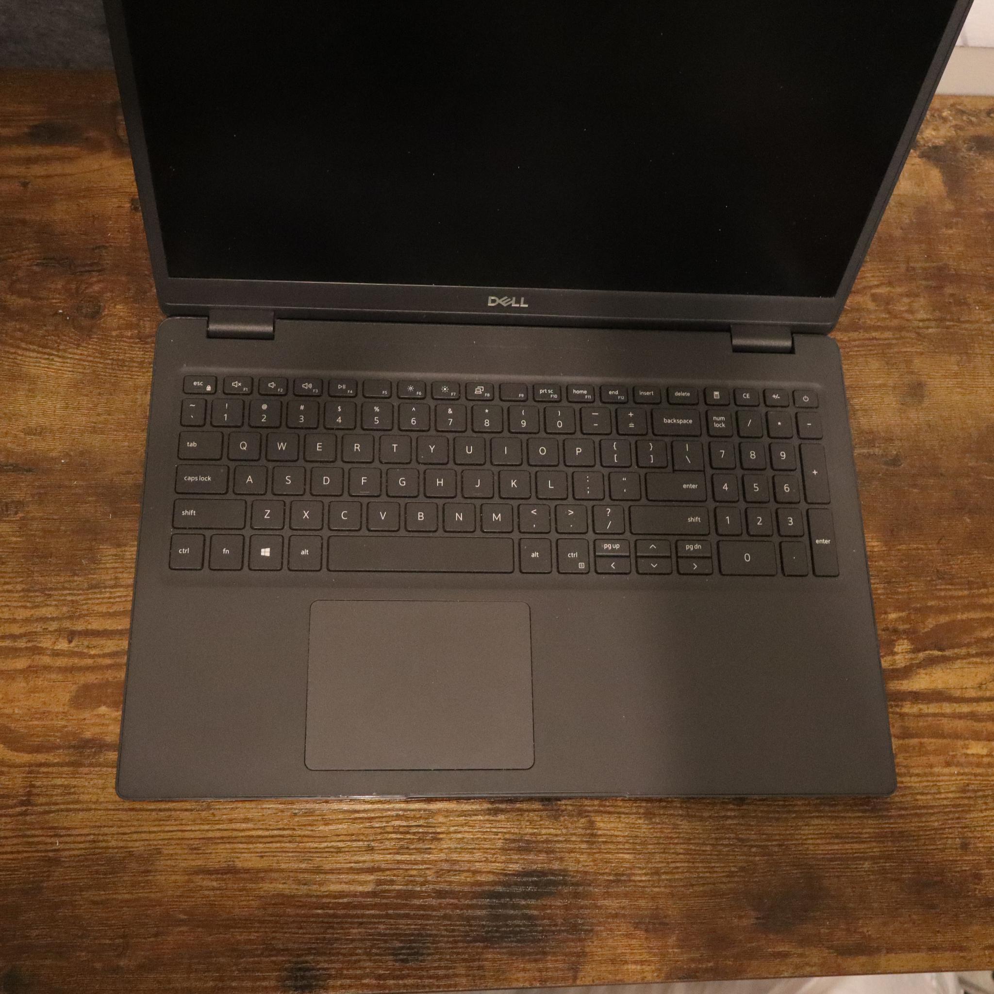 Dell Latitude 3510 i5 10th gen 256Gb webcam  windows 11 & Charger