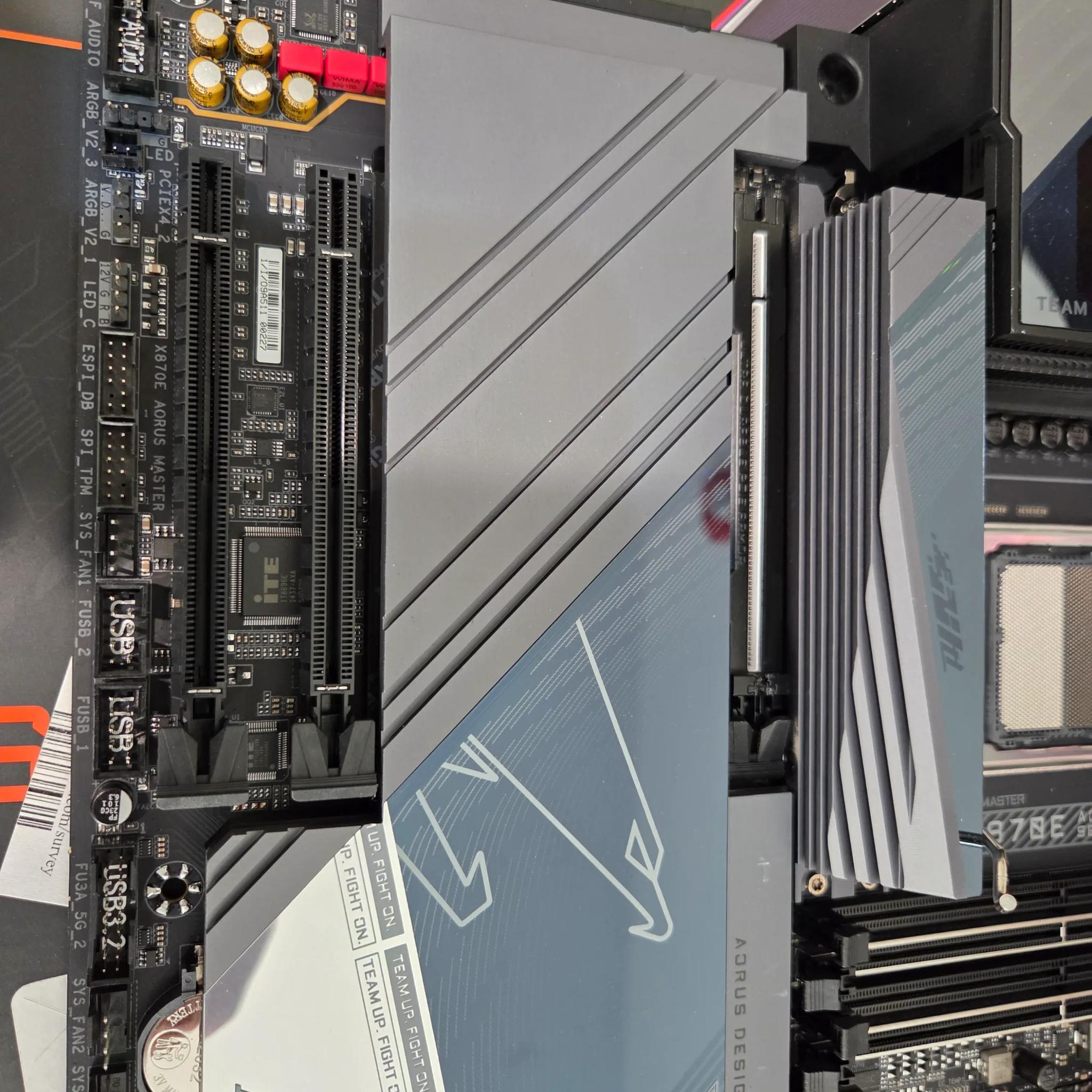X870E Aorus Master