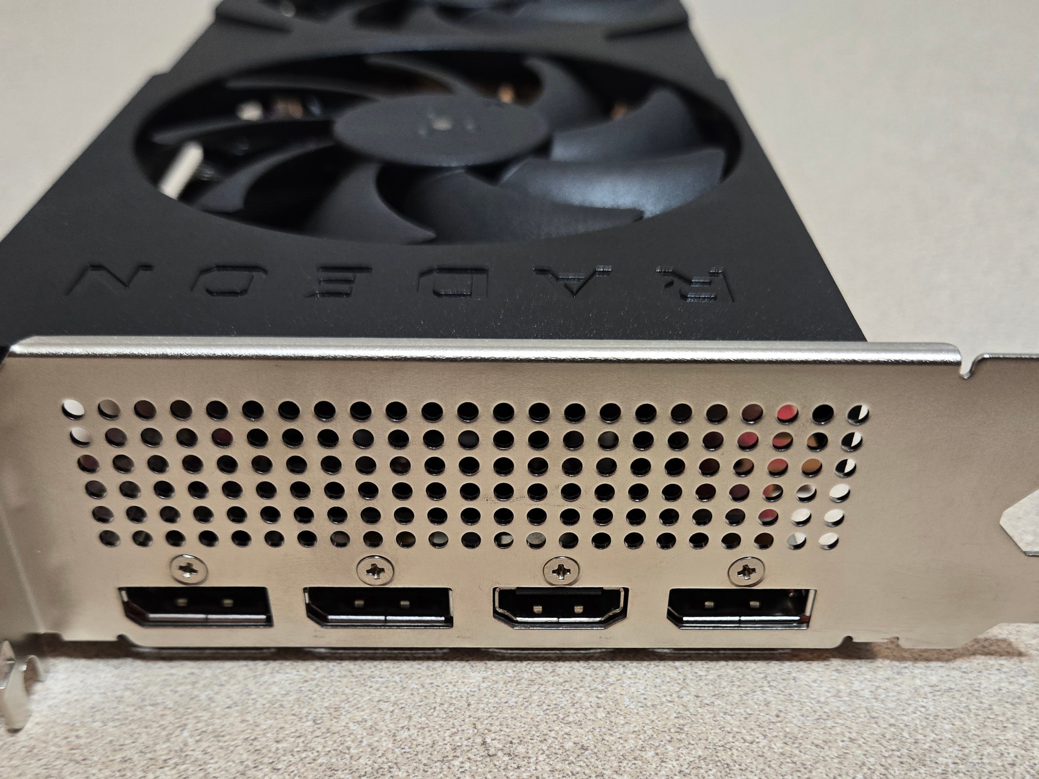 AMD Radeon RX 5700 XT