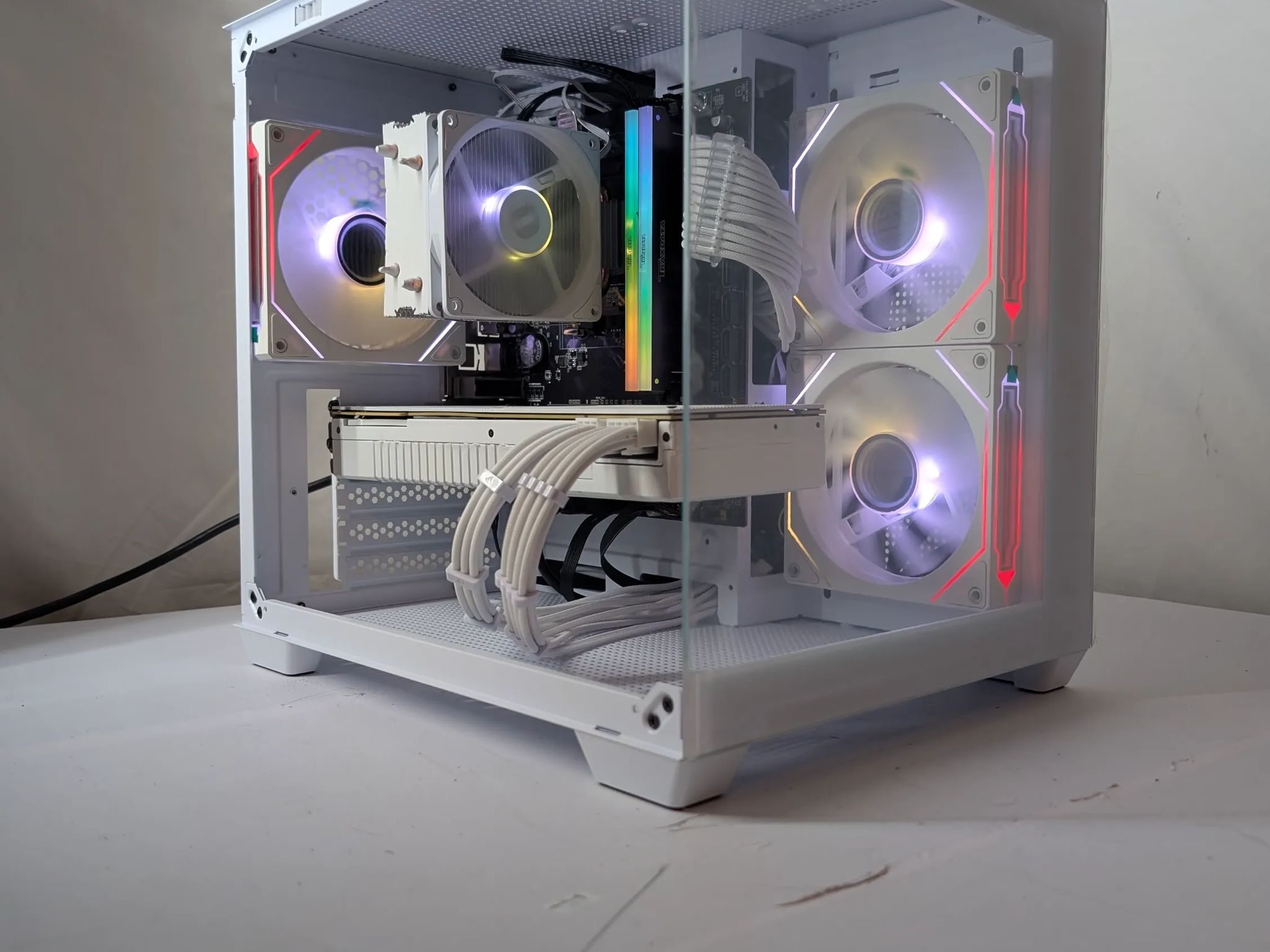 RTX 2080 SUPER | RYZEN 7 3700X | 16GB DDR4 | 500GB NVME