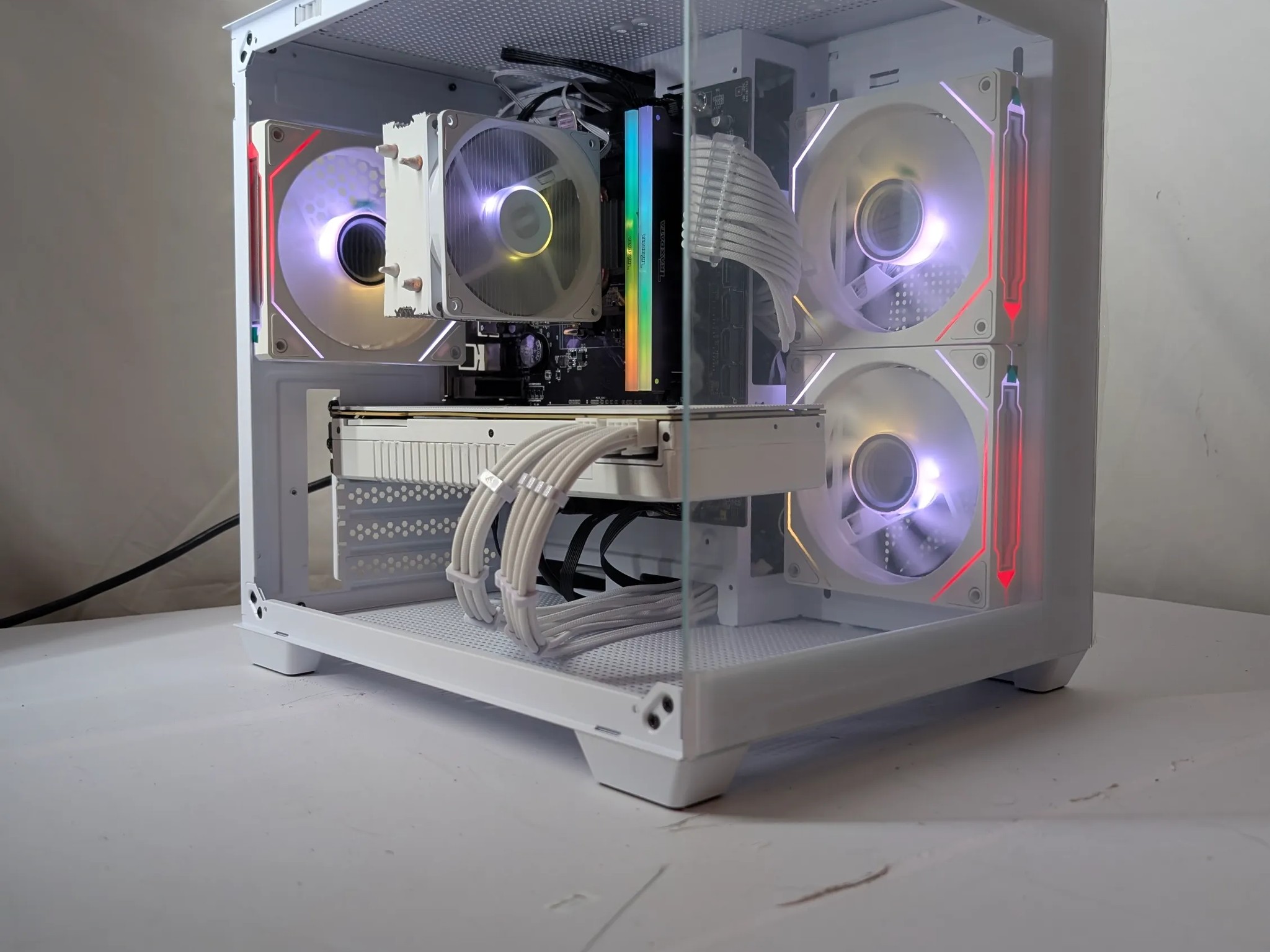 RTX 2080 SUPER | RYZEN 7 3700X | 16GB DDR4 | 500GB NVME