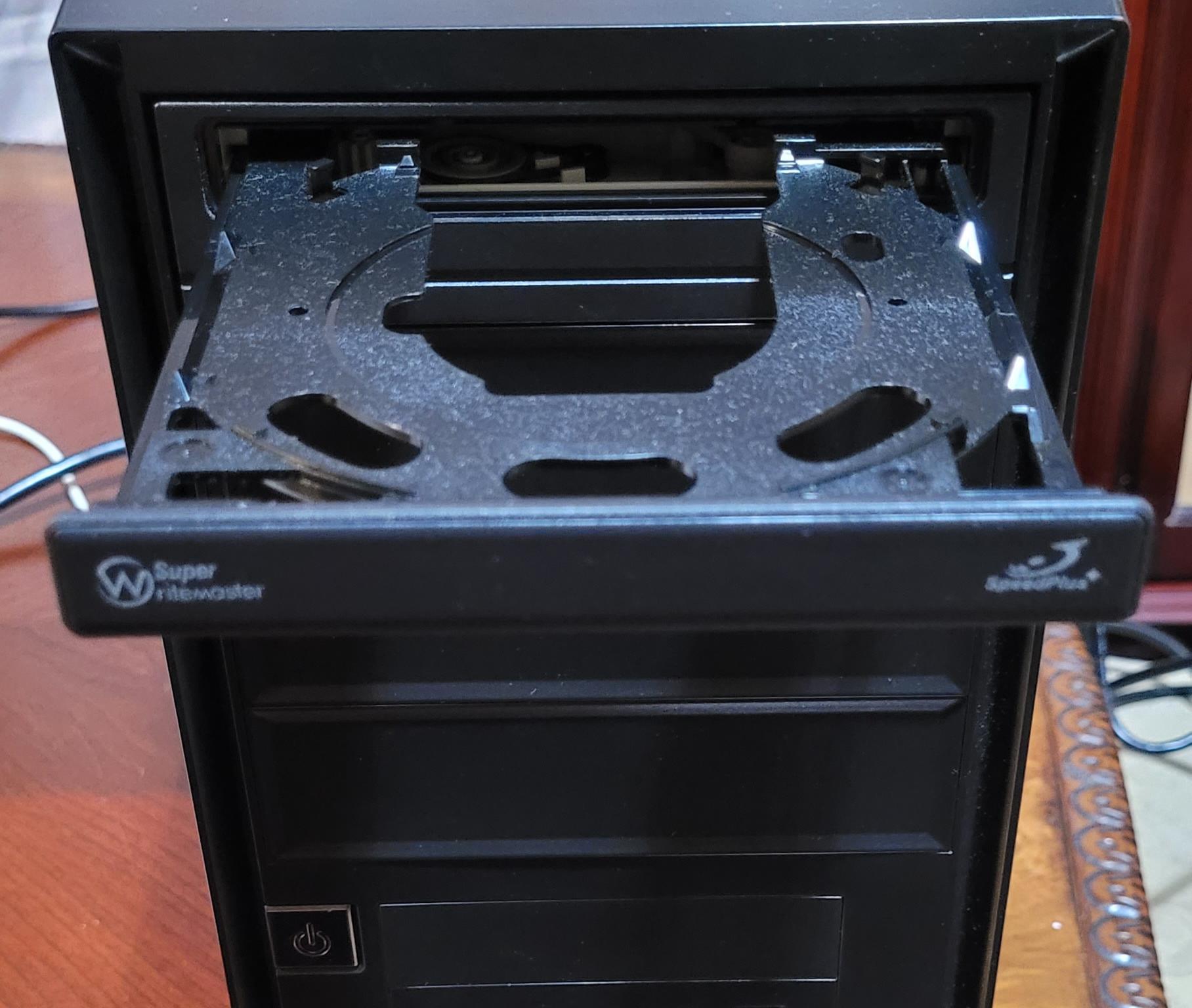 Cooler Master Elite 350 | Pentium E5700 3 GHZ | 4GB RAM | 240 GB SSD | HD 4350 | 2000s Retro Gaming