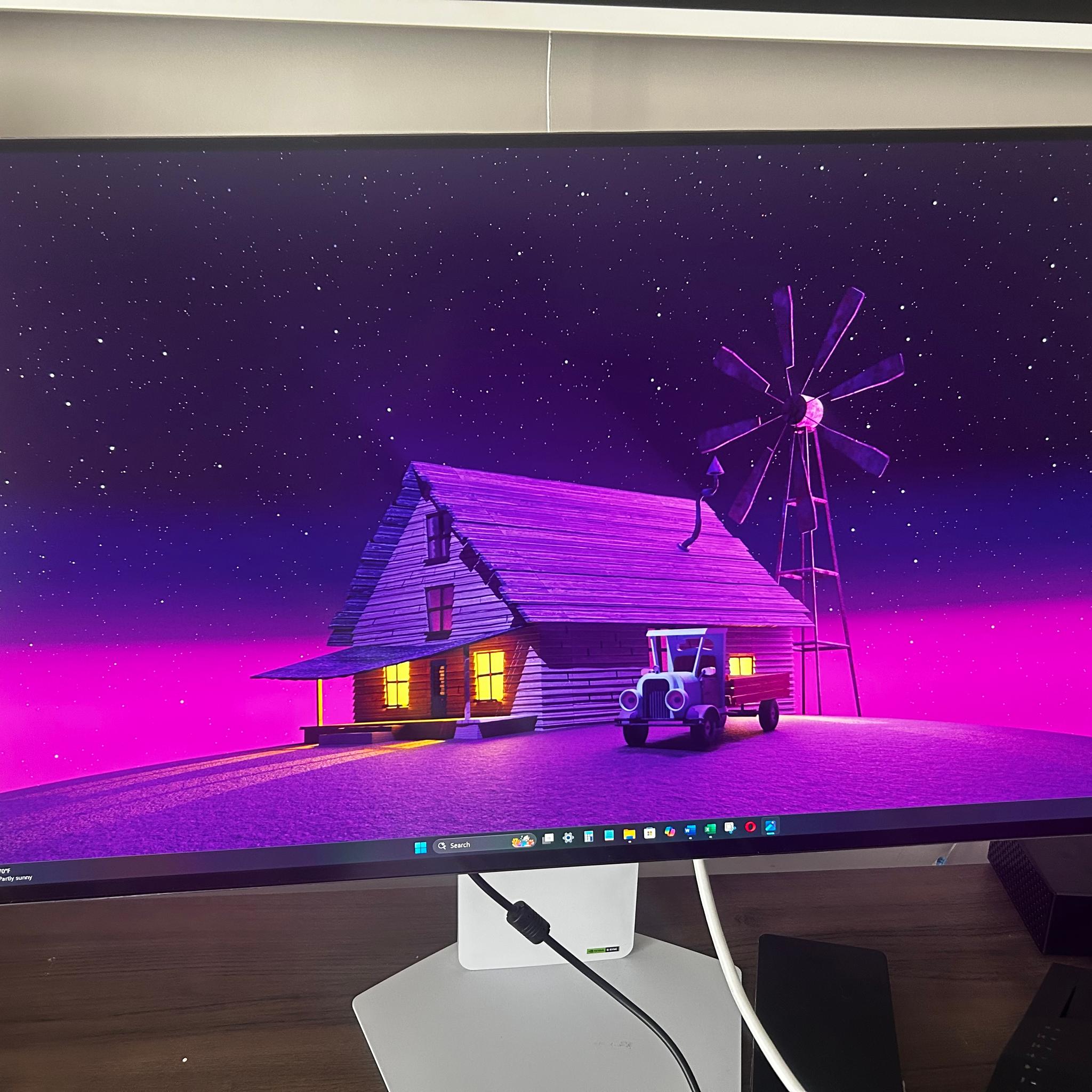 ALL WHITE LG UltraGear  32" 4K UHD (3840 x 2160) 240Hz Gaming Monitor (32GS95UV-W)