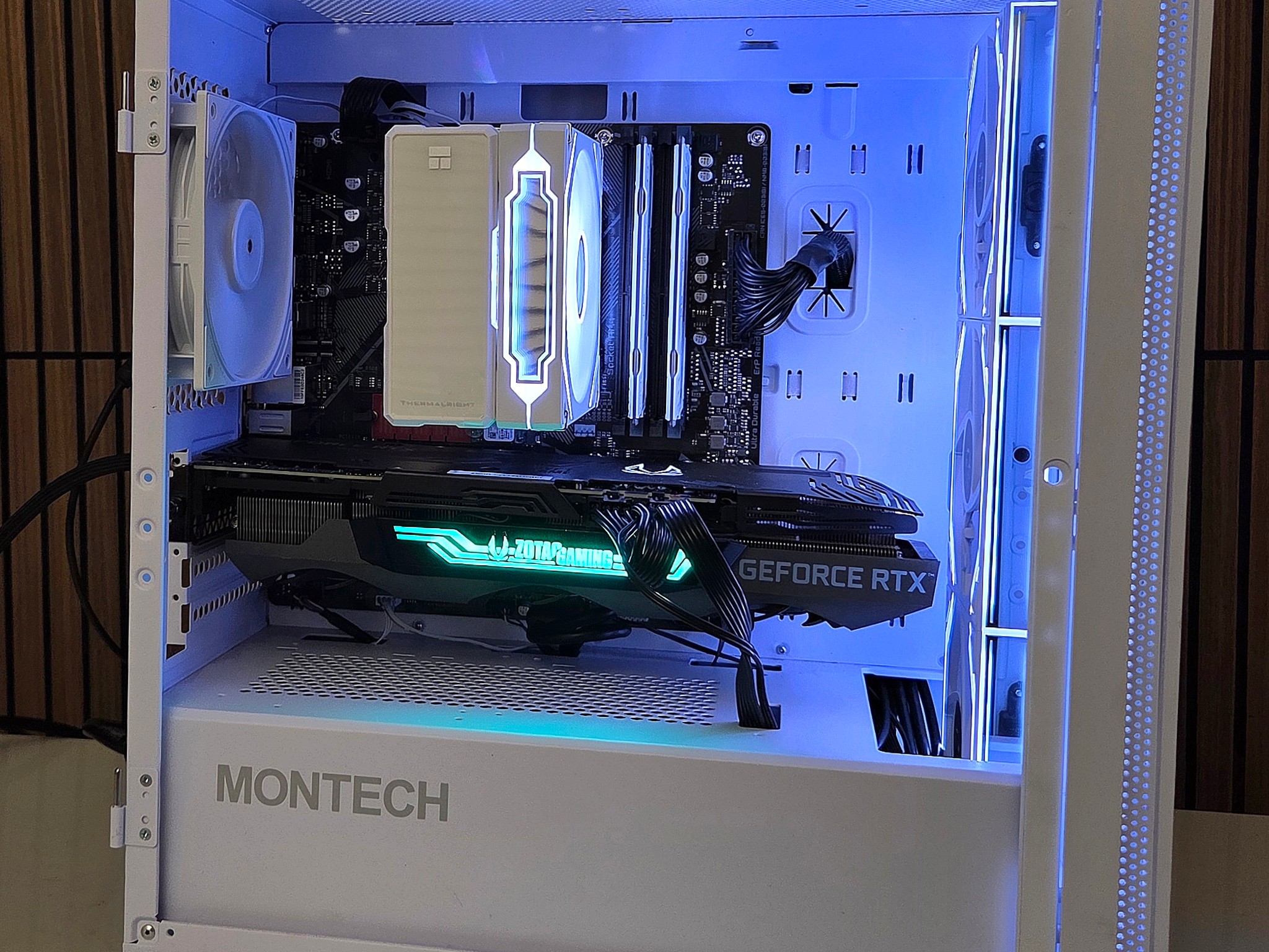 Copy of Ryzen 5 5600x | RTX 3080 10GB | 32GB RAM | NVME | Windows 11| WHITEOUT