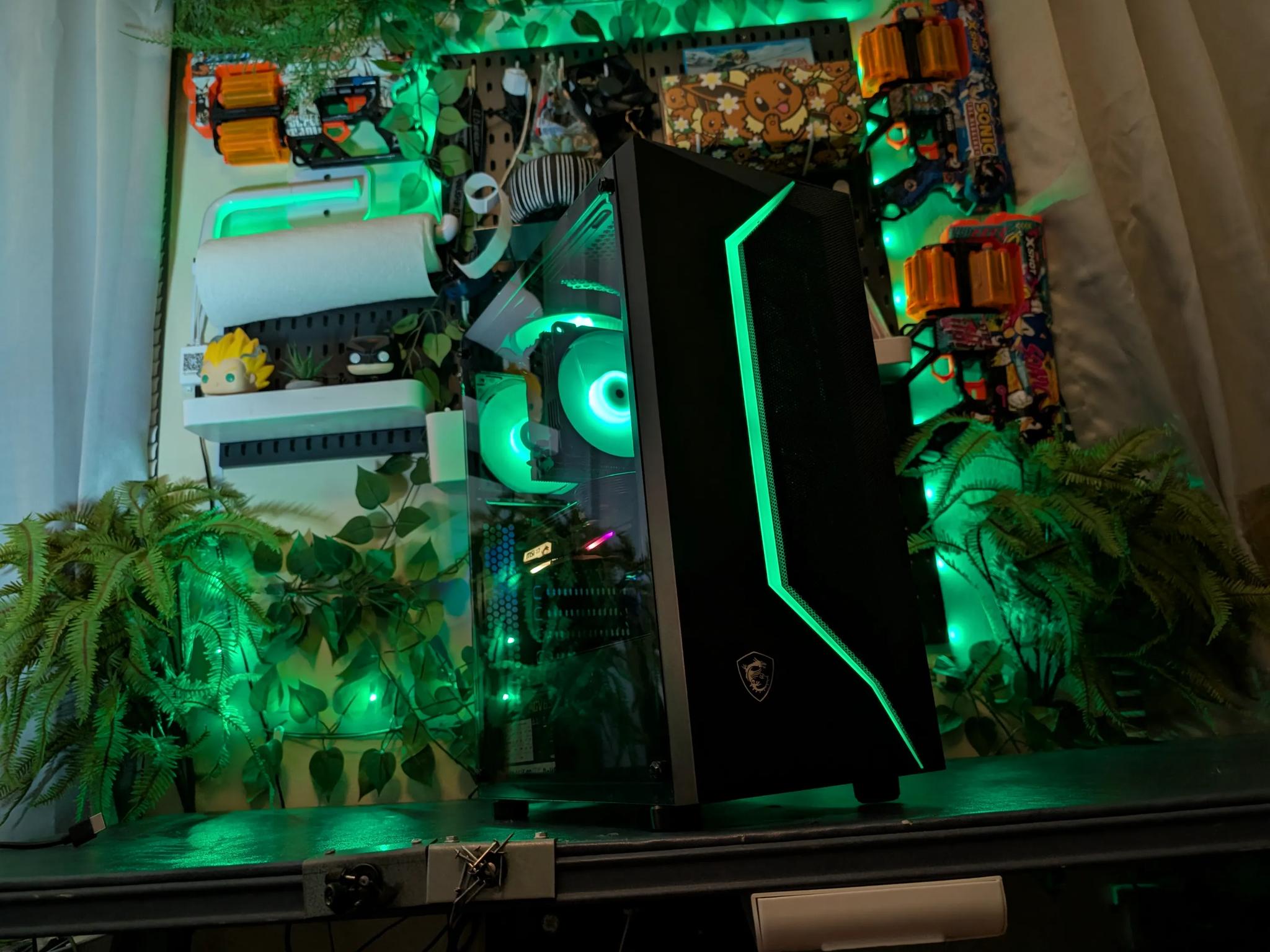 GTX 1660 Super / Ryzen 5 5500 / 16GB DDR4 3600MHz / 1TB NVMe / WiFi / RGB