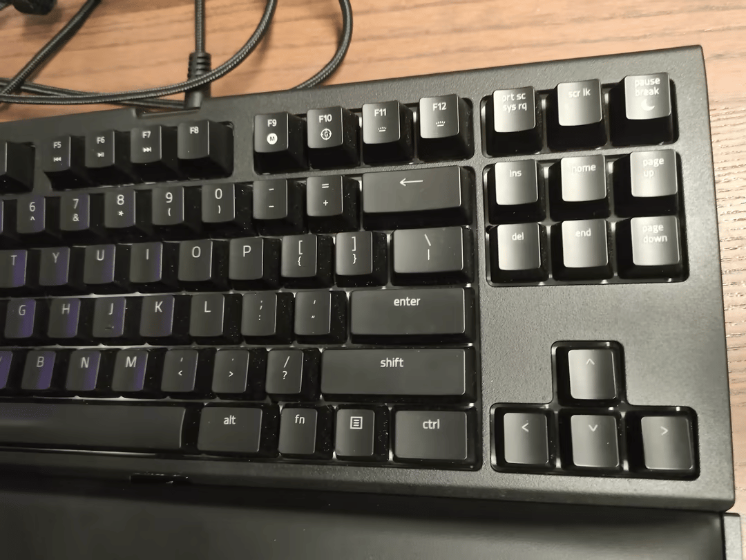 Razer Blackwidow Tournament Edition Chrome V2 | Razer Green Switches (Clicky, Loud)
