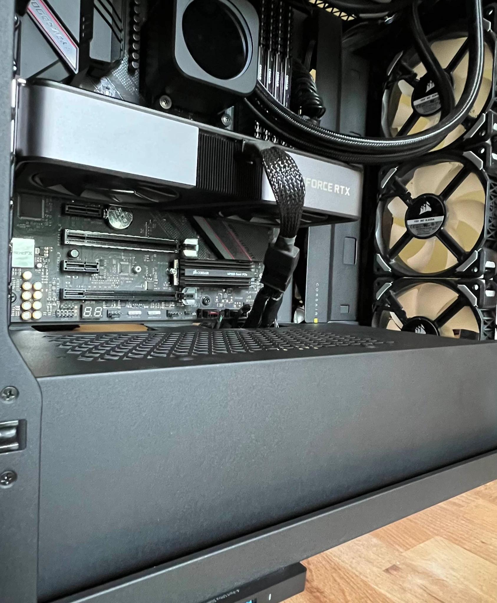 Ryzen 7, RTX 3070 High End Gaming PC