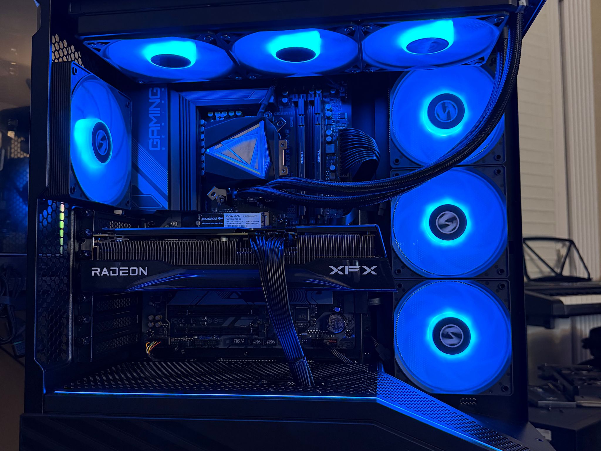 🔥 ALL NEW | Ryzen 7 7800X3D | XFX RX 9070 GRE 12GB | 32GB DDR5-6000 CL30 | 360MM AIO | WIN 11 PRO