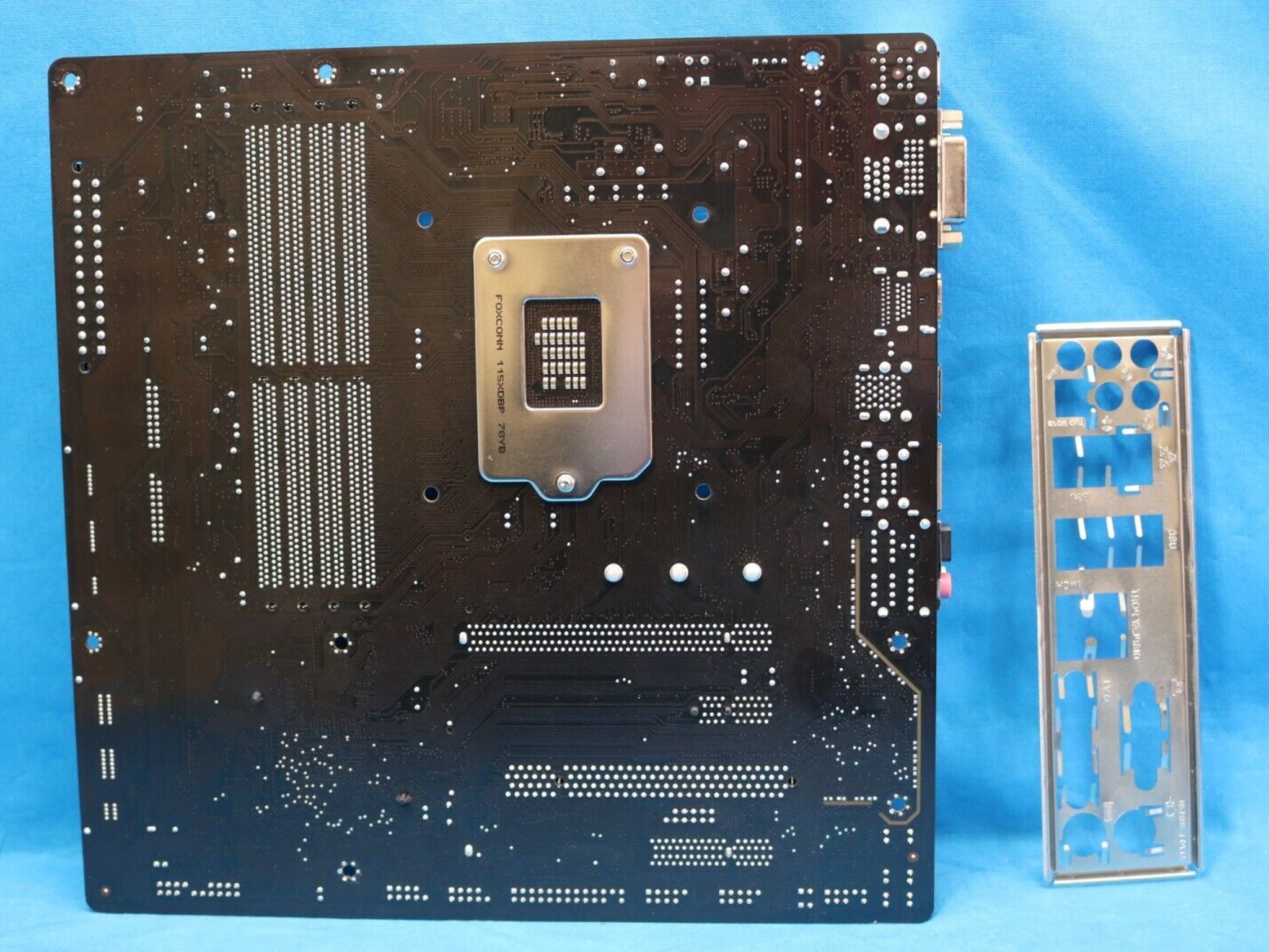Gigabyte GA-Q170M-D3H-GSM Intel LGA1151/Socket H4 DDR4 mATX Motherboard & I/O
