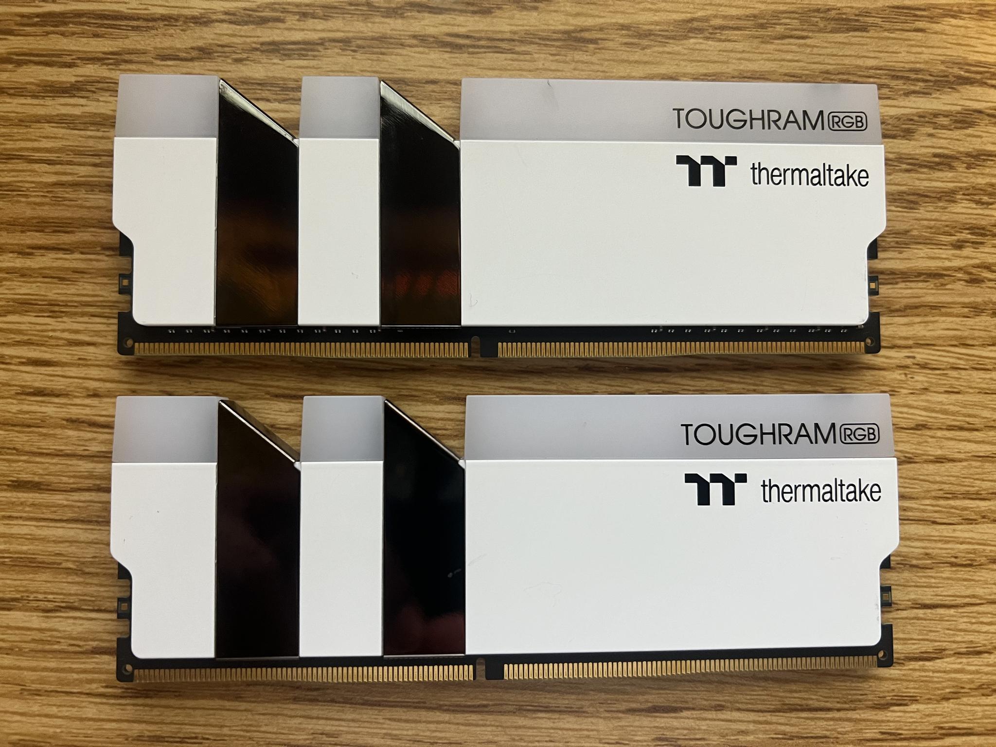 16GB (2x8GB) DDR4-3600MHz CL18 Thermaltake RGB White RAM Memory