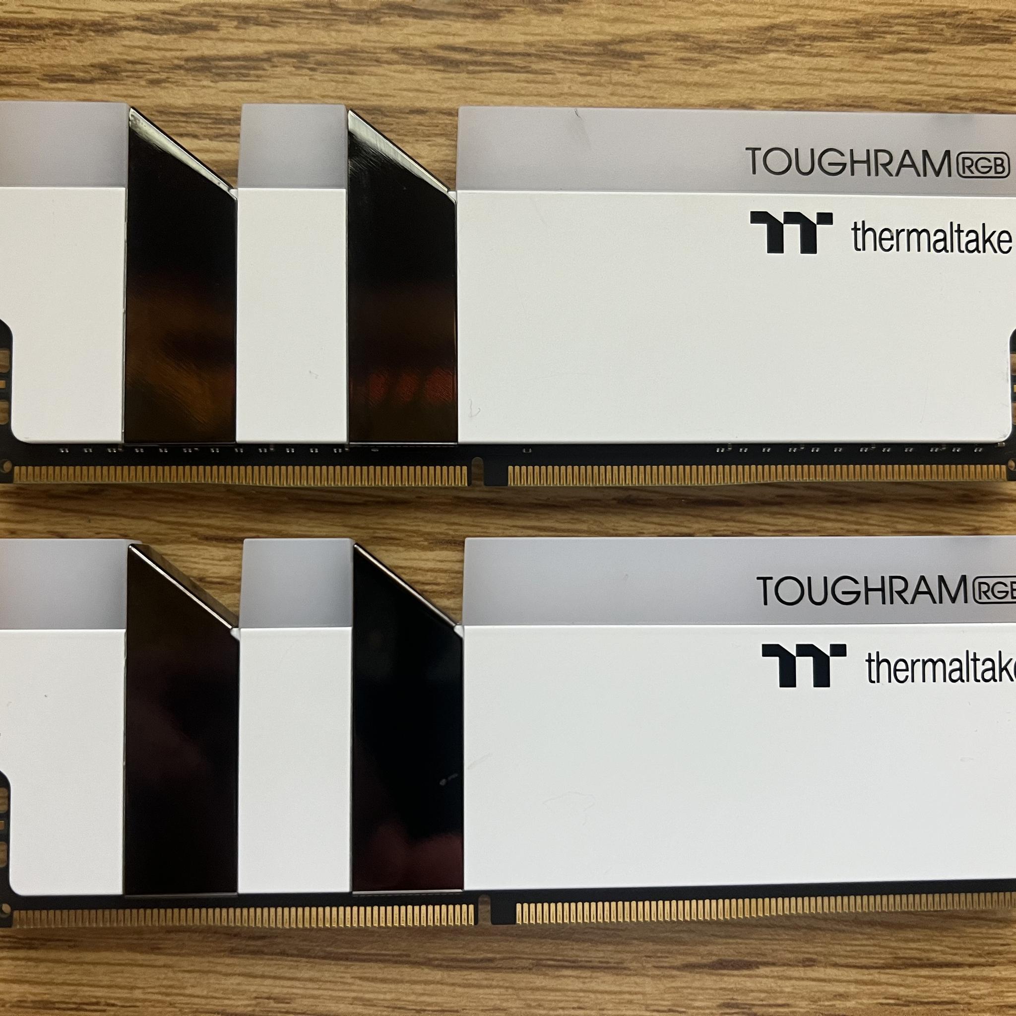 16GB (2x8GB) DDR4-3600MHz CL18 Thermaltake RGB White RAM Memory