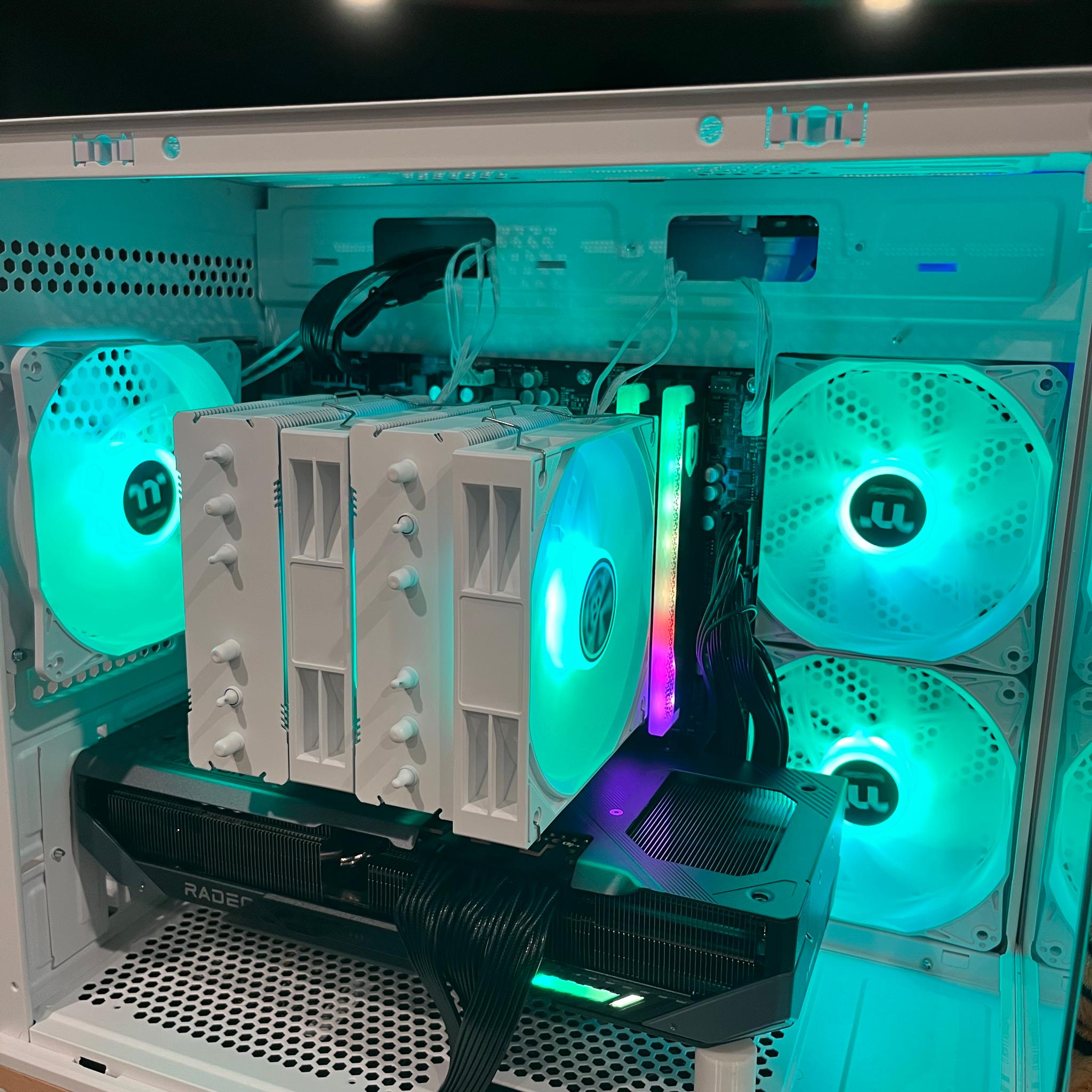 NO COMPROMISE - Gigabyte 9070XT 16G - Ryzen 7800X3D 32GB DDR5