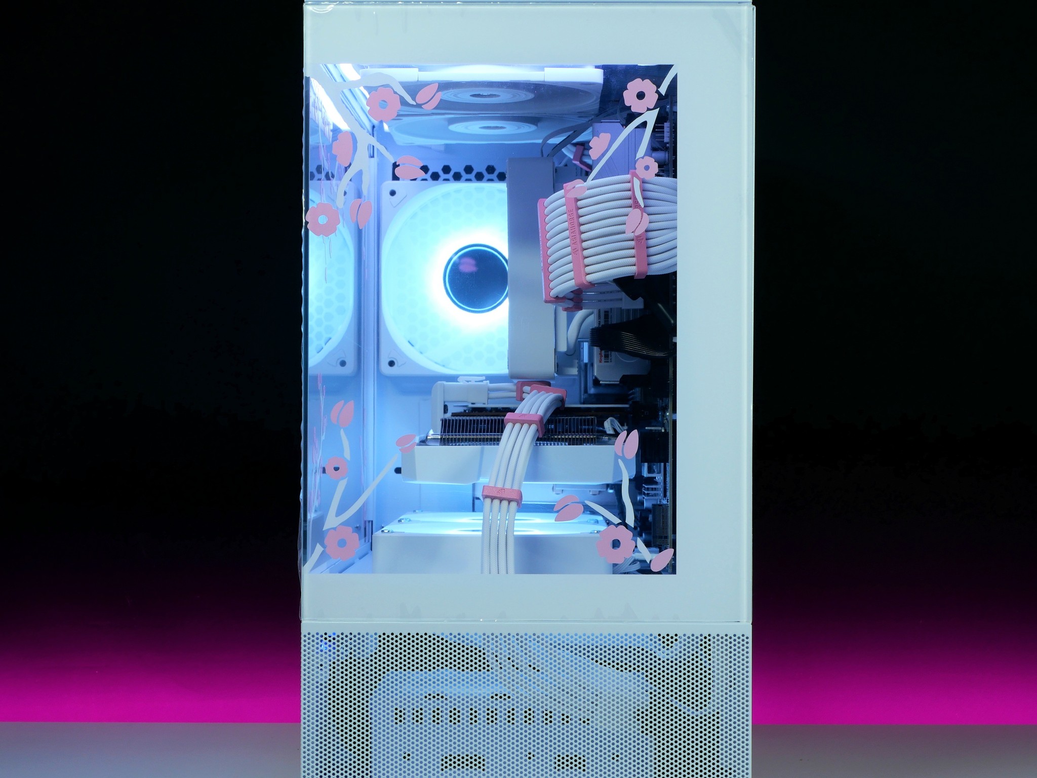 Lil Blossom 🌸|🤍 Ryzen 5600, RX 6600, 32gb ram, 1TB 4.0 nvme