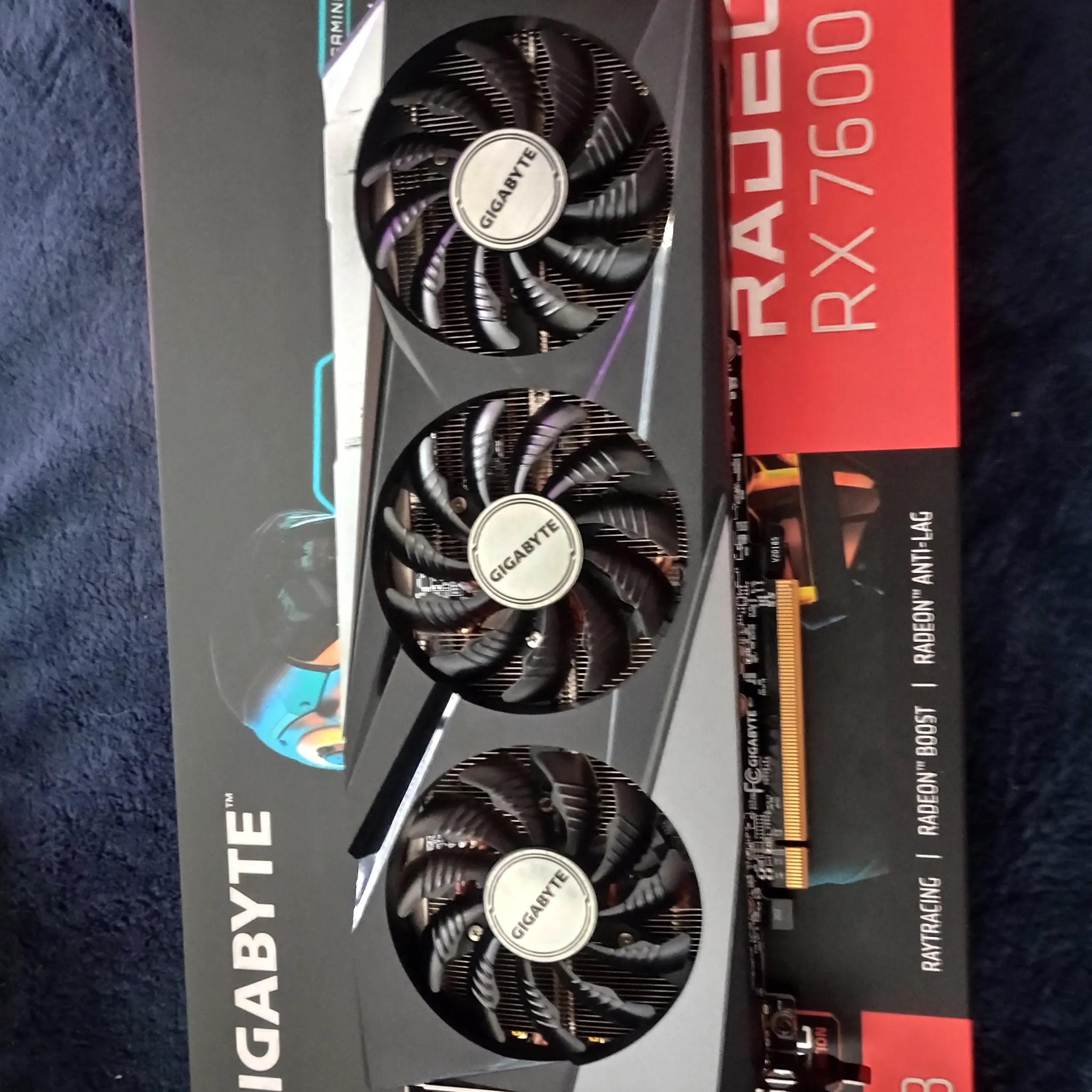 RX 7600 8GB VRAM