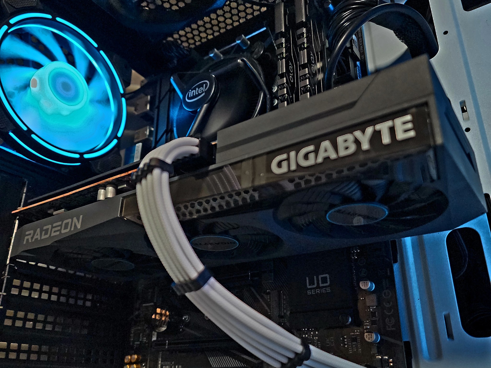 🖤🤍💙 Gigabyte Eagle Radeon RX 6600 8GB // Intel Core i5 11400 // OLOy 16GB 3200MHz